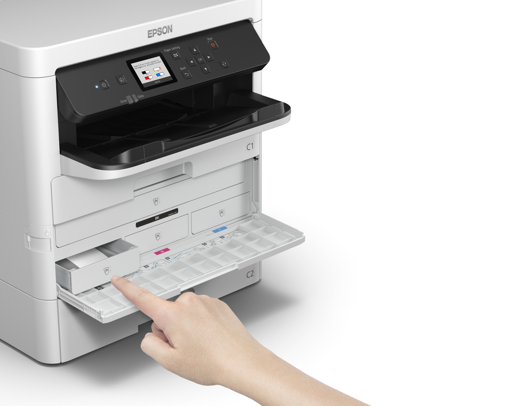 Stampante Epson con vassoio carta aperto, mano che cerca la carta.