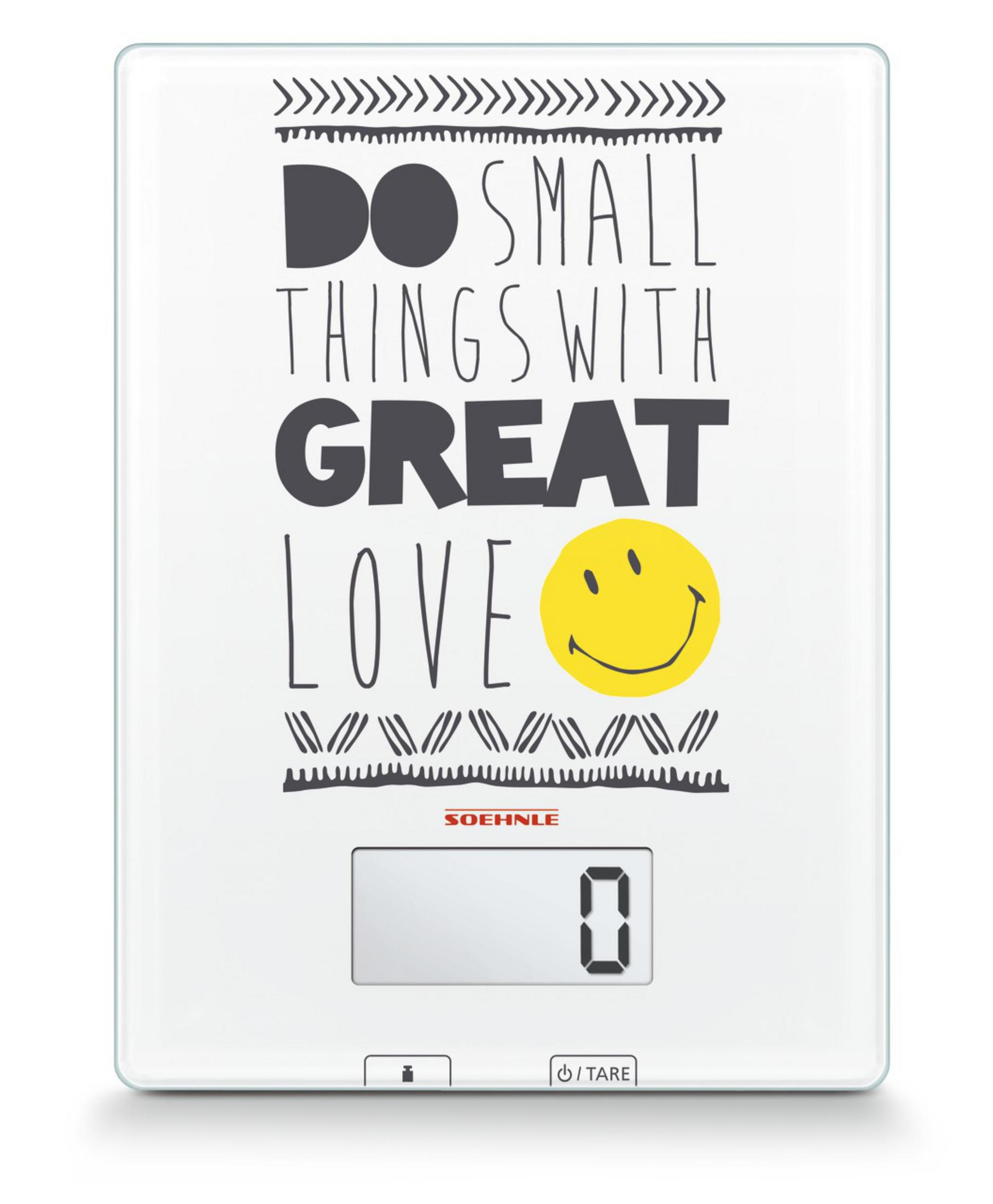 Eine weiße Digitalwaage mit Smiley und Text 'DO SMALL THINGS WITH GREAT LOVE', zeigt Null.
