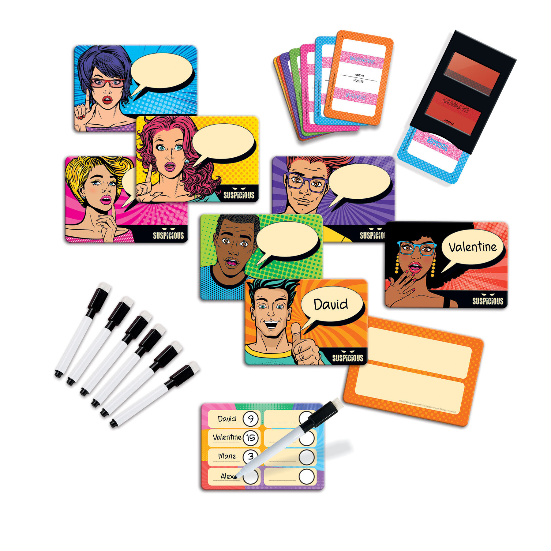 Spielkarten mit Comicfiguren und Sprechblasen. Stifte und Namensschilder sind ebenfalls sichtbar.