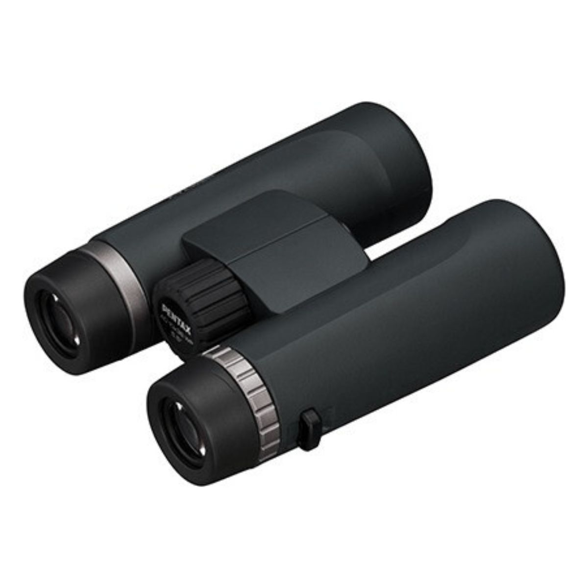 Czarna lornetka z centralnym pokrętłem ostrości. Soczewki są czarne i szare.