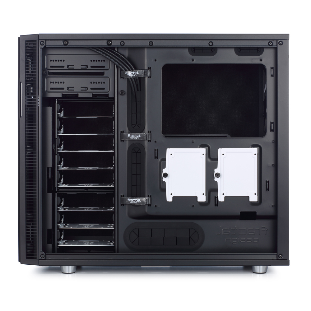 Interno del case PC nero, aperto, che mostra gli spazi di montaggio.