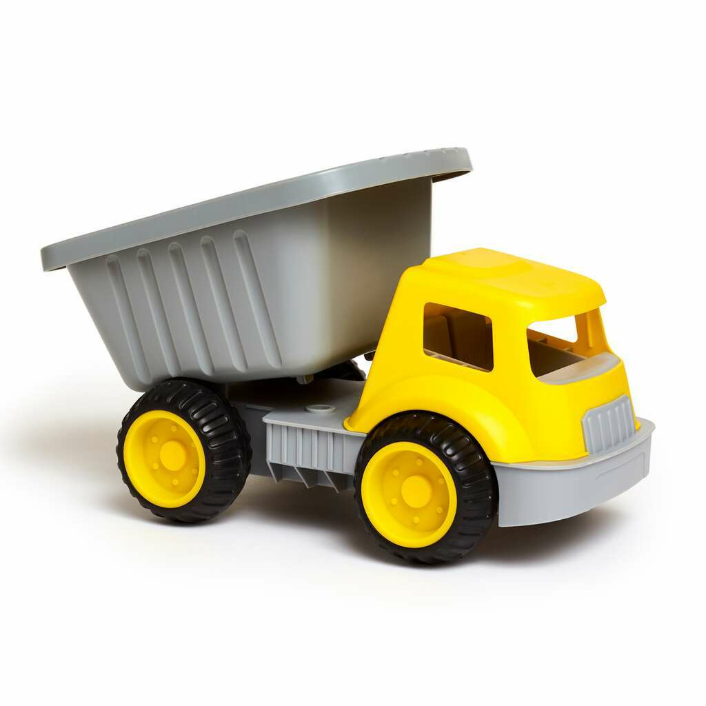 Autocarro con cassone ribaltabile giocattolo giallo e grigio su sfondo bianco. Presenta cabina e cassone.