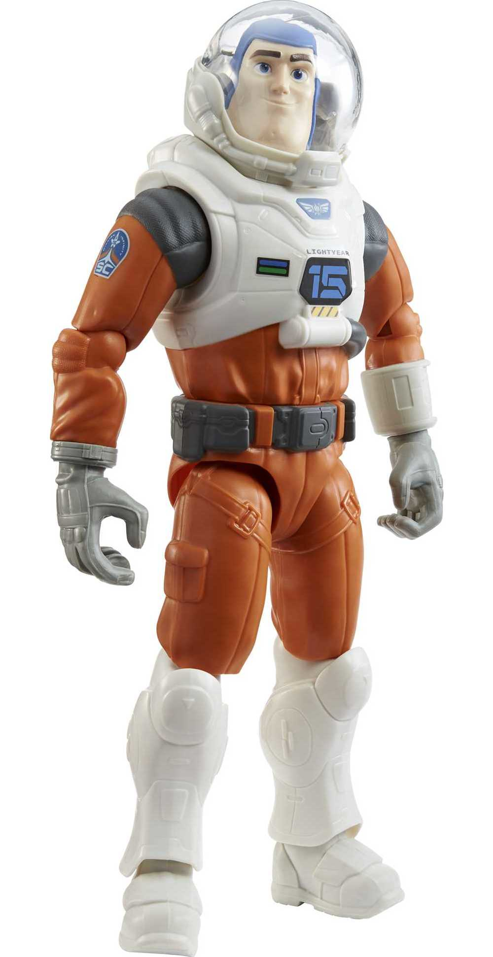 Action figure di Buzz Lightyear in tuta spaziale, arancione e bianca, con casco. Isolato su sfondo bianco.
