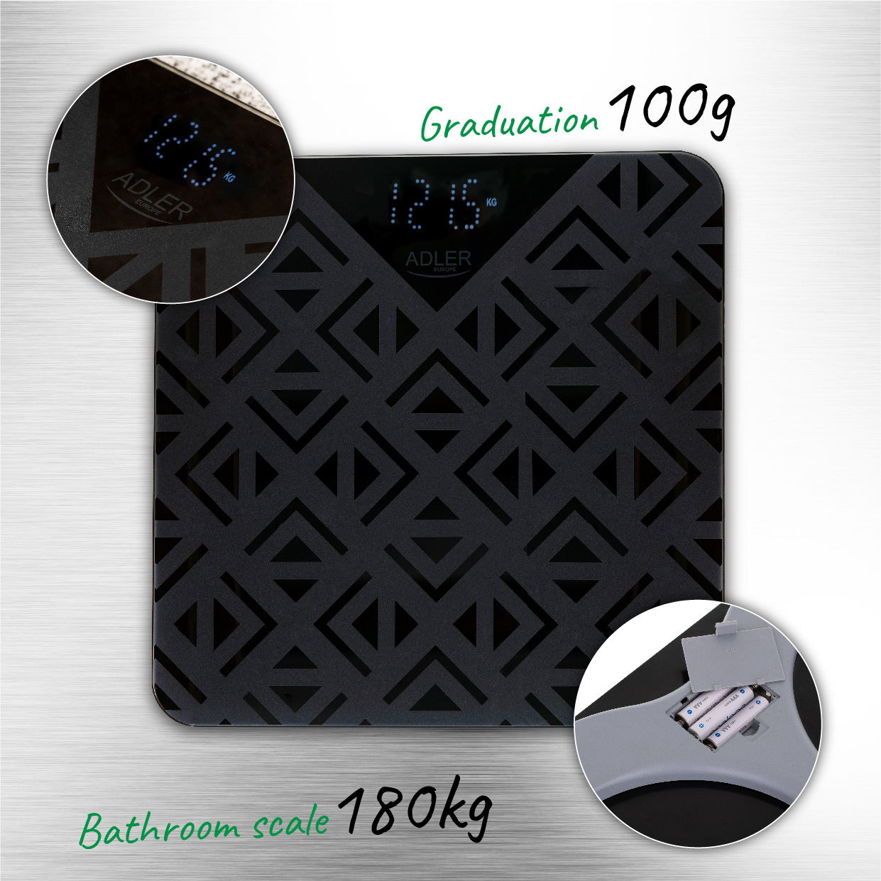 Zbliżenie czarnej wagi łazienkowej z cyfrowym wyświetlaczem pokazującym wagę, białe tło.