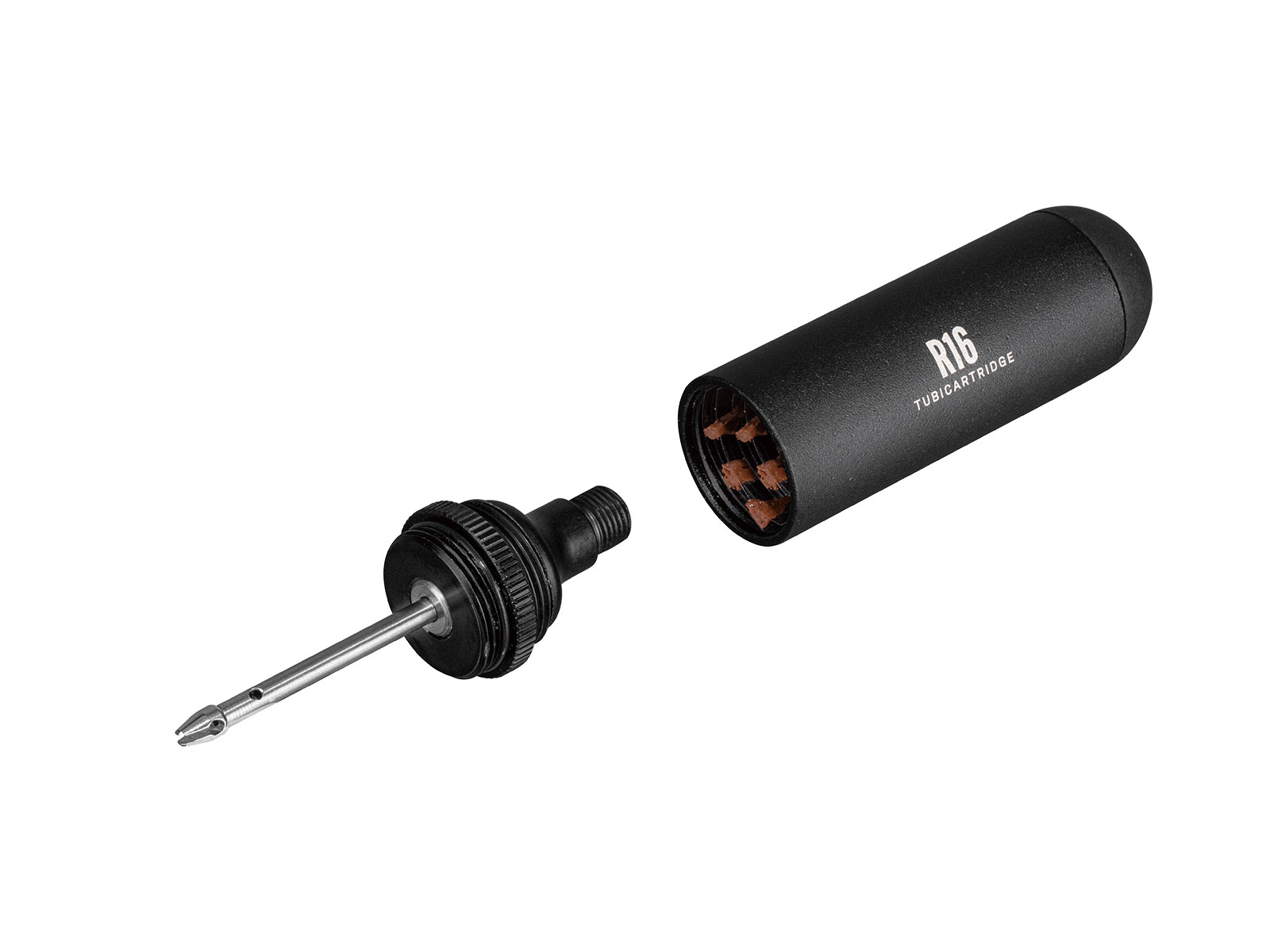 Czarny wkład TubiCartridge R16, zdemontowany. Igła jest widoczna. Wkład jest cylindryczny.