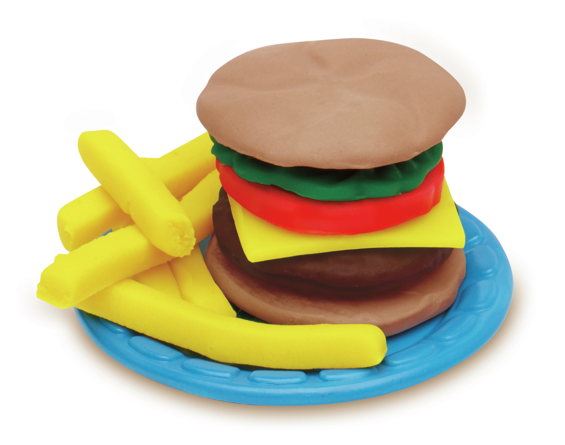 Burger i frytki Play-Doh na niebieskim talerzu, na białym tle.