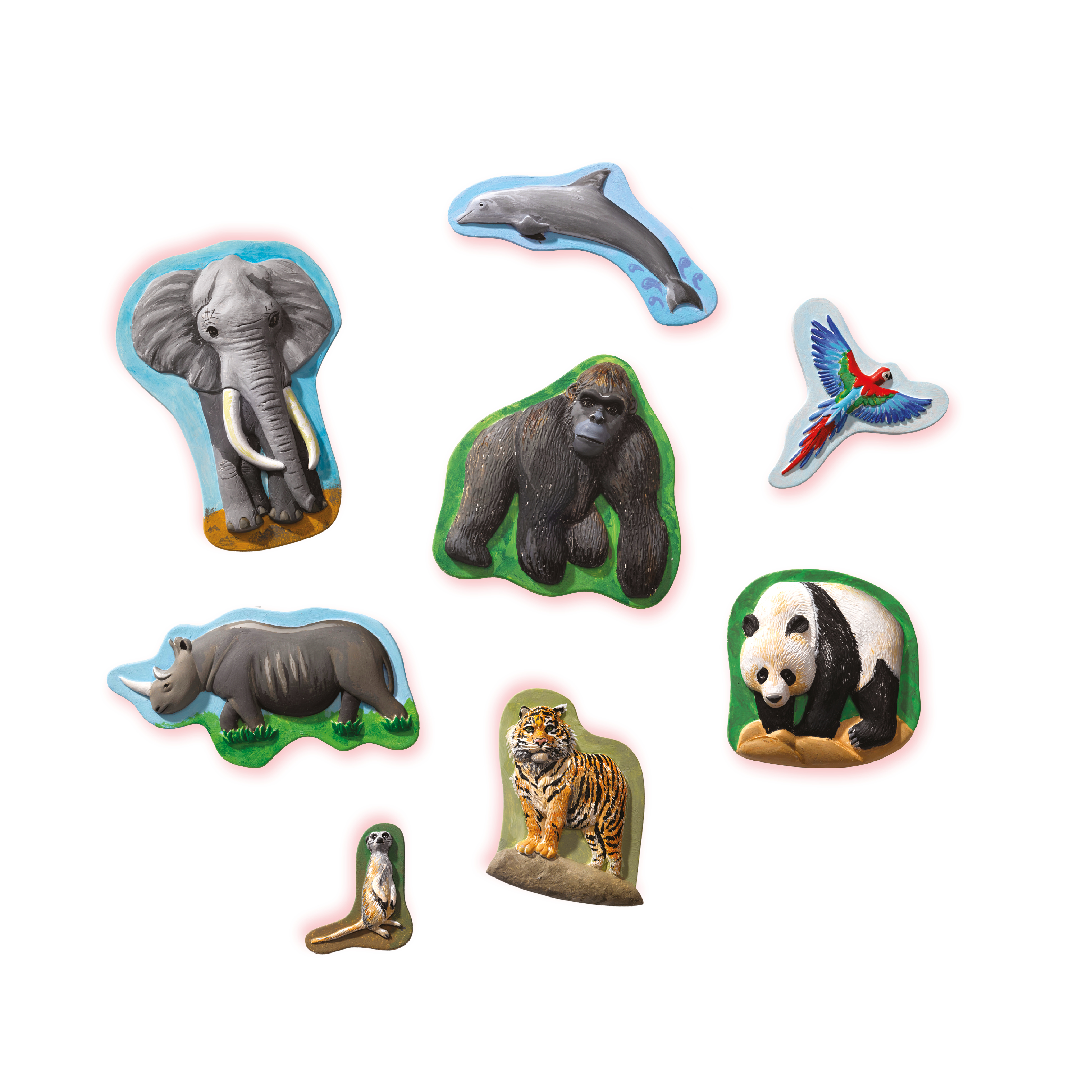 Figurki zwierząt: słoń, goryl, nosorożec, tygrys, panda, surykatka, delfin i papuga.