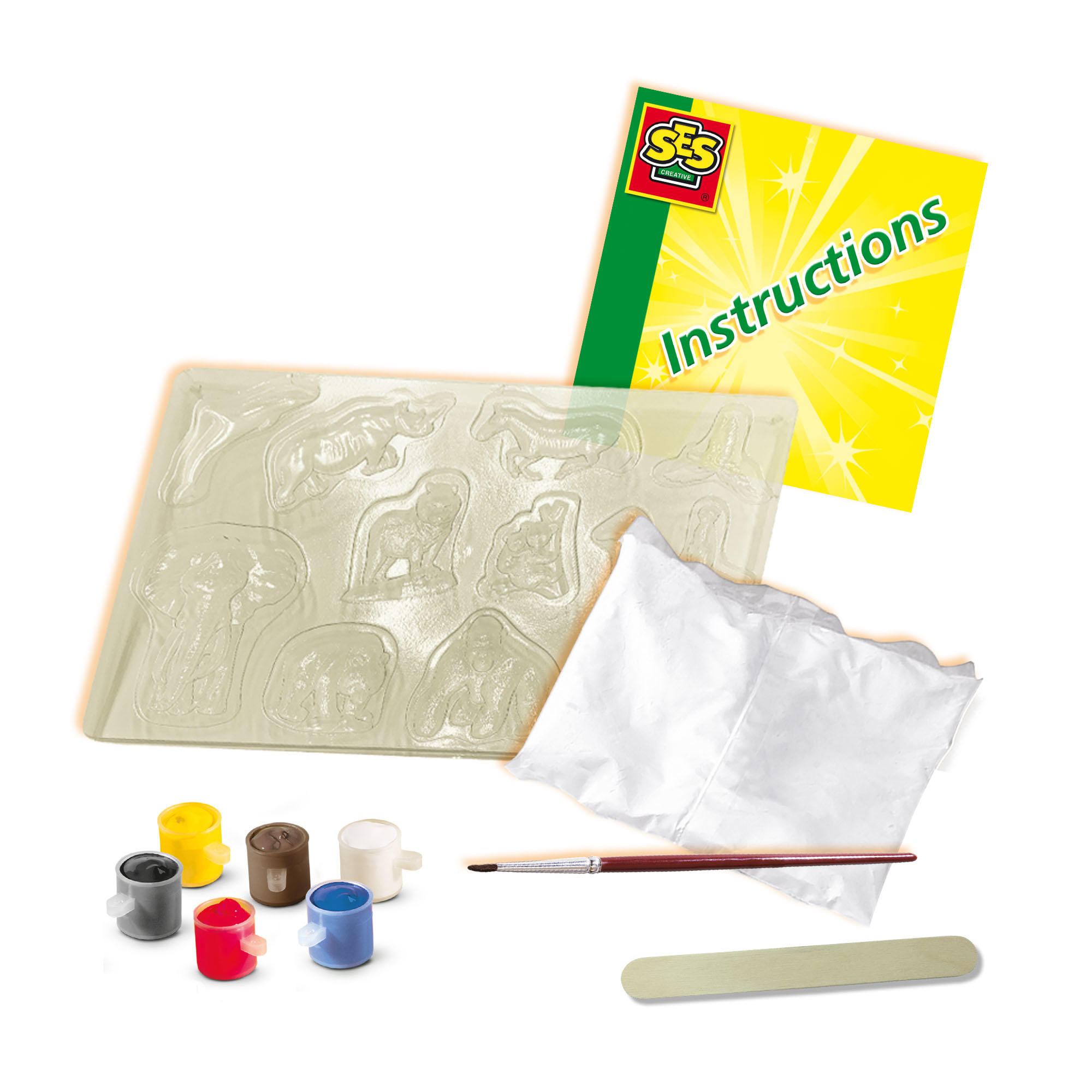 Zestaw z formami zwierząt, instrukcjami, farbą, pędzlem i szpatułką. Białe tło.