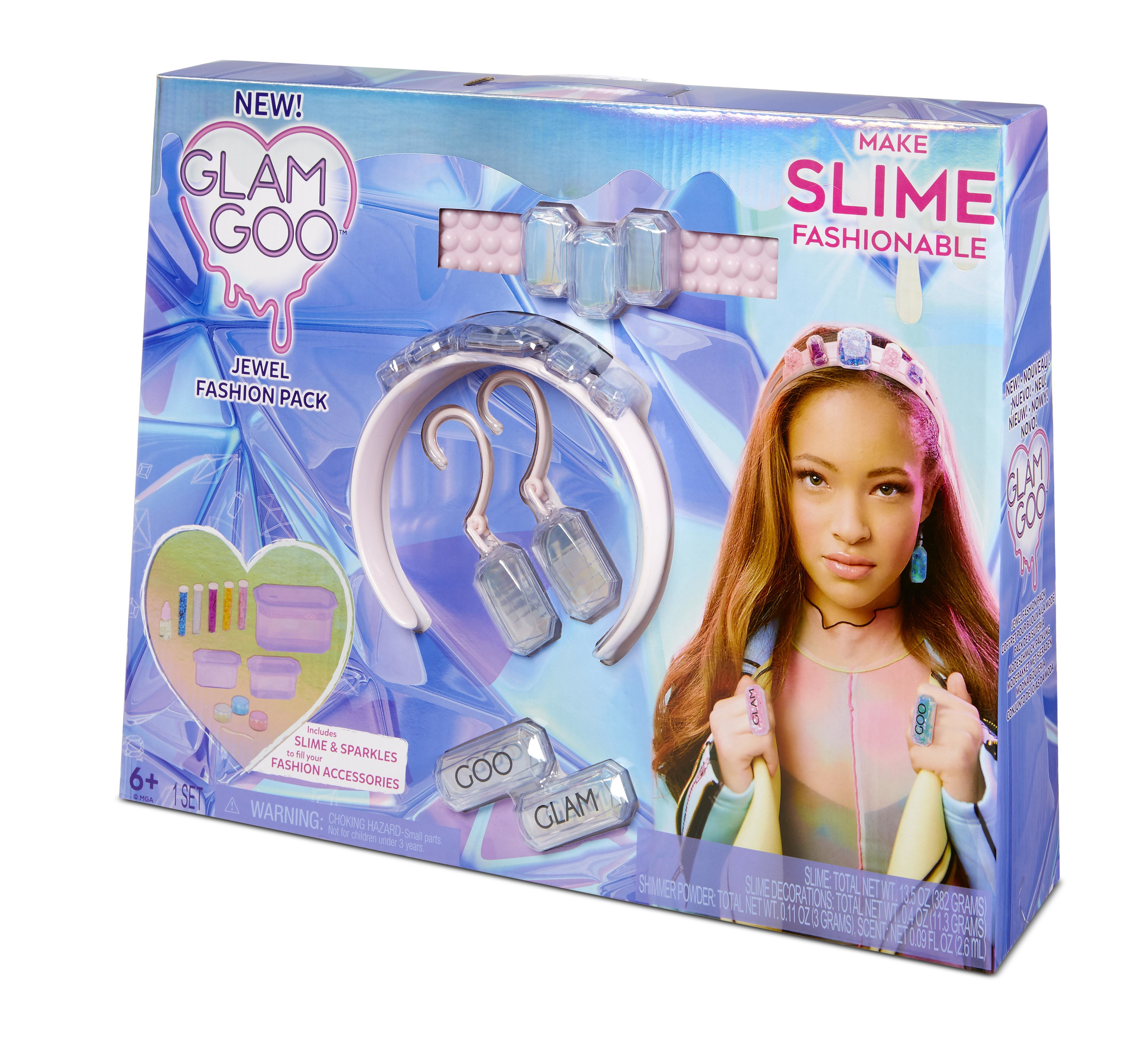 Caja: Kit Glam Goo. Incluye joyas, accesorios y la cara de una niña. La caja es azul claro y rosa.