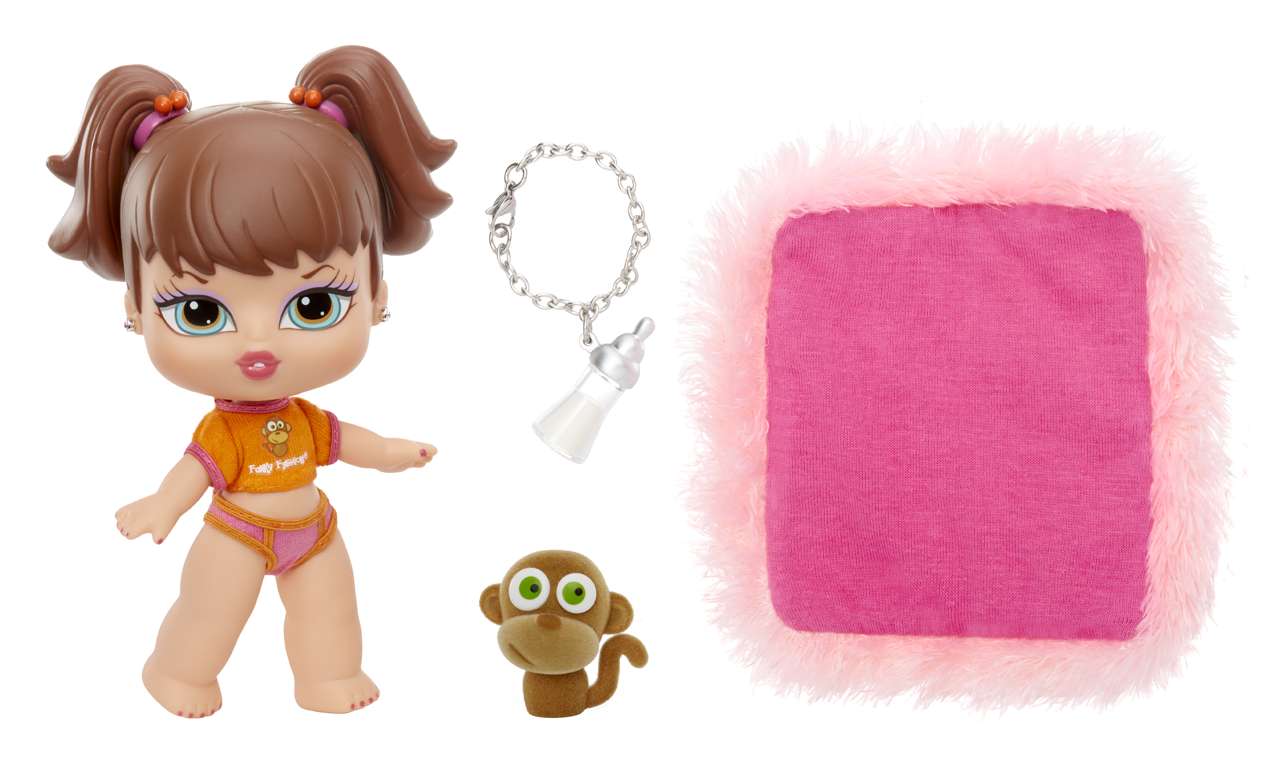 Bratz-Puppe, Zubehör: Flasche, Affe, rosa Decke und Armband. Spielzeug auf Weiß.