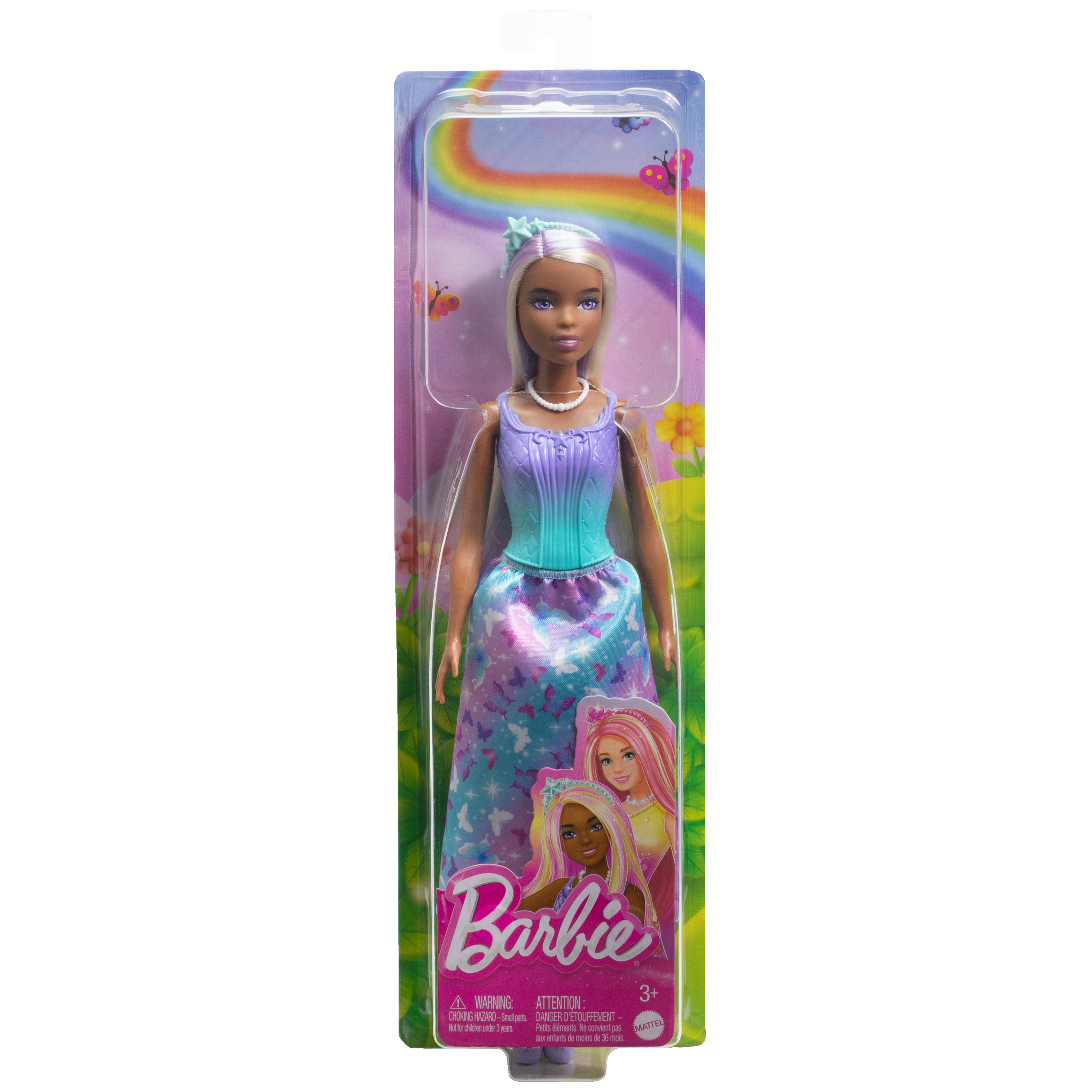 Muñeca Barbie en un paquete. Tiene un vestido azul y morado y un collar plateado. El paquete es transparente.