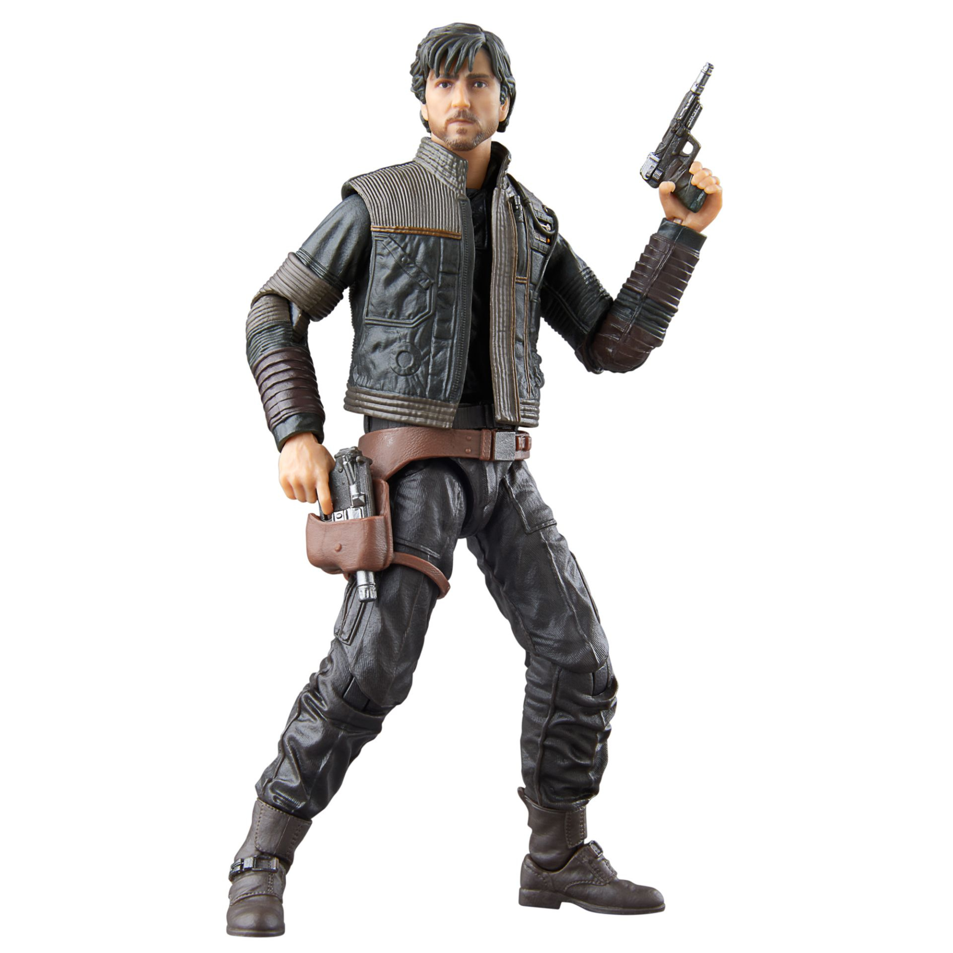 Ein Mann in schwarzer Jacke und Hose steht mit einer Waffe und einem Holster mit einer Waffe. Weißer Hintergrund.