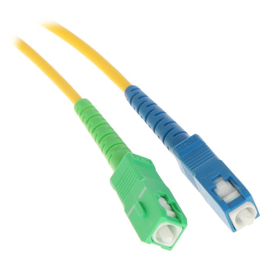 Due cavi in fibra ottica con connettori verde e blu e cavi gialli.