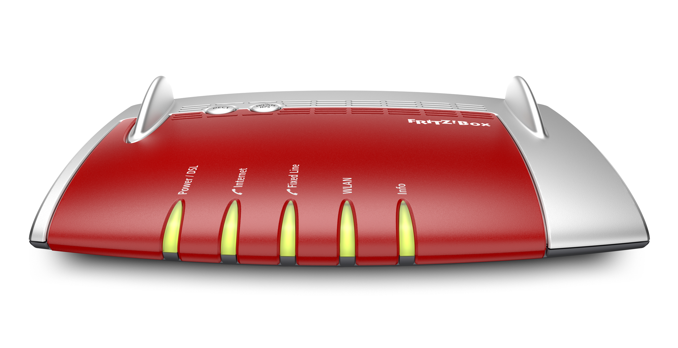 Ein roter und silberner Router mit grünen Kontrollleuchten auf weißer Oberfläche. Der Markenname ist sichtbar.