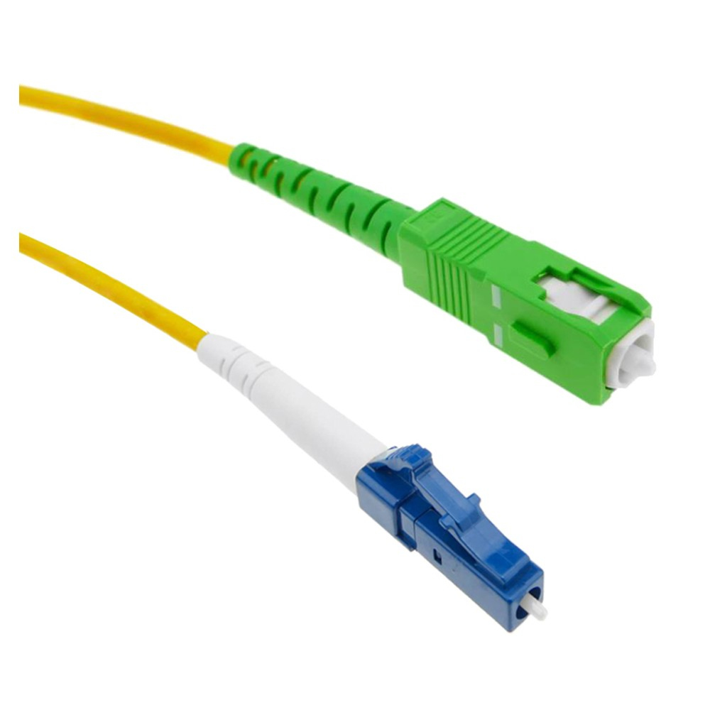 Due cavi in fibra ottica: cavi gialli con un connettore verde e uno bianco.