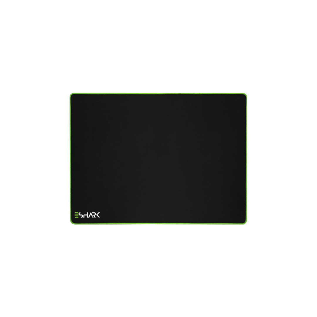 Czarna podkładka pod mysz z zieloną obwódką i logo ESShark w lewym dolnym rogu.