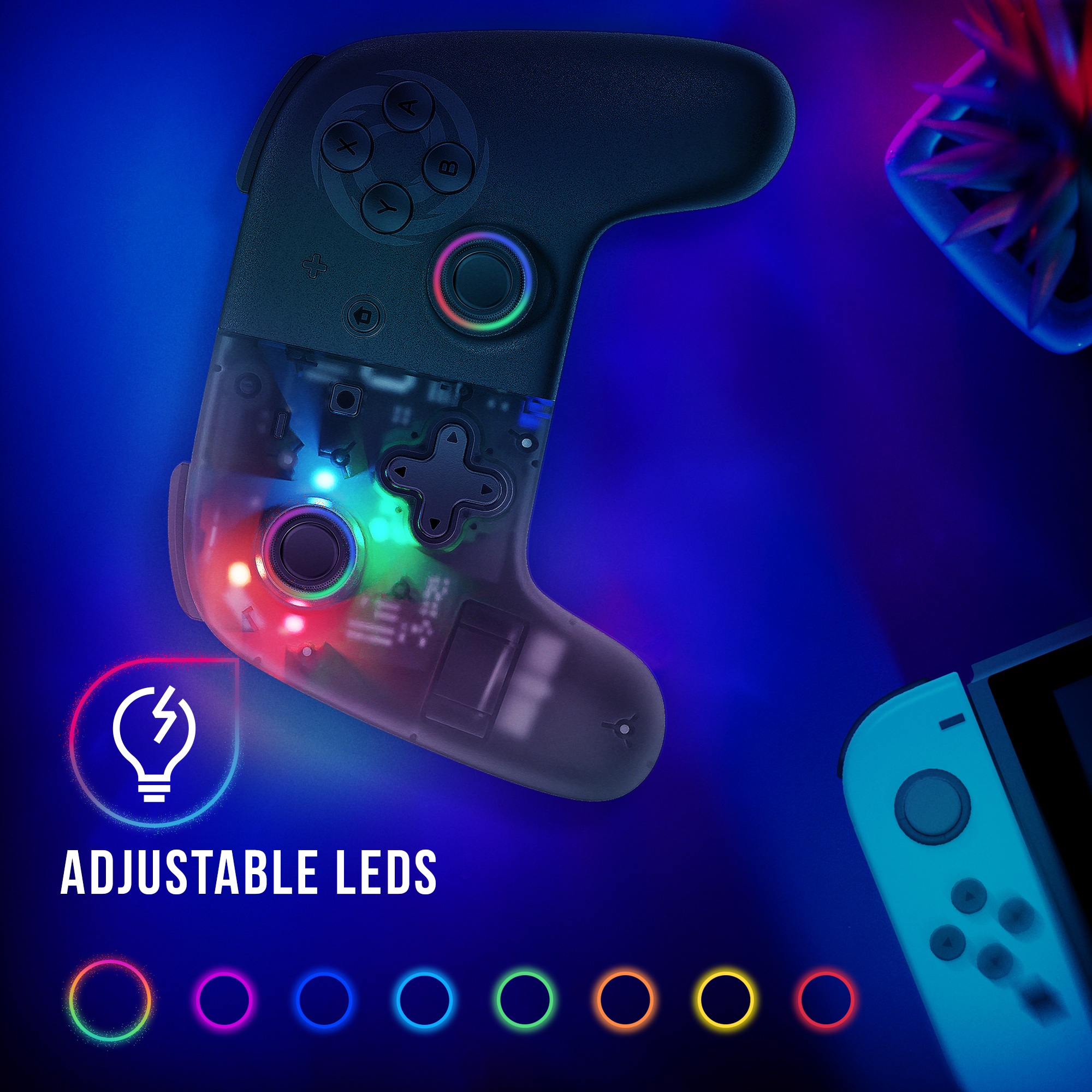 Mando de juego con LED ajustables. El mando es negro y transparente. Fondo azul.