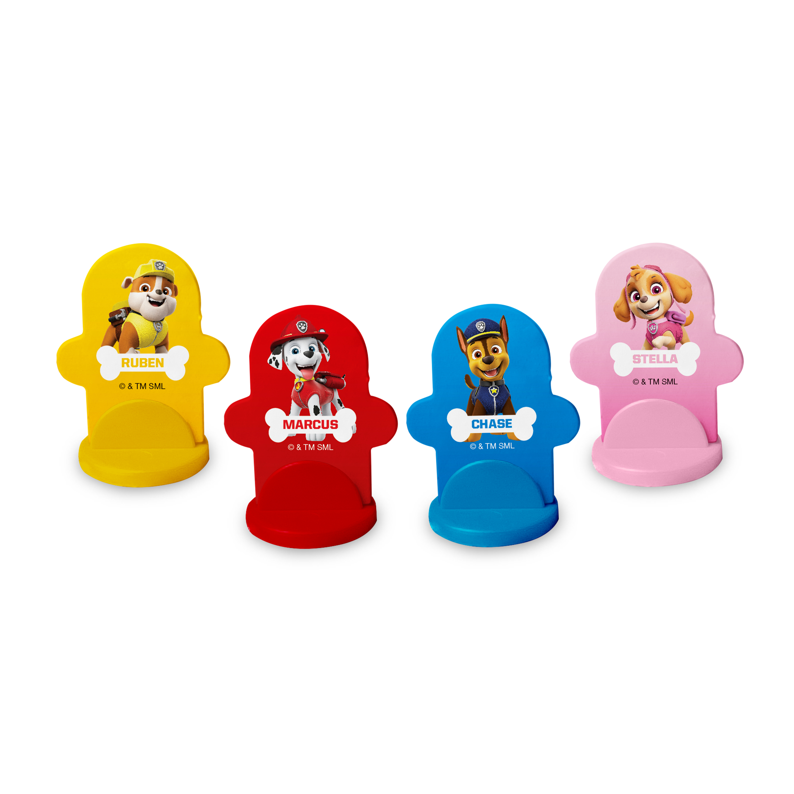 Vier Paw Patrol telefoonstandaards met personages: Rubben, Marcus, Chase en Stella. Elk in een andere kleur.