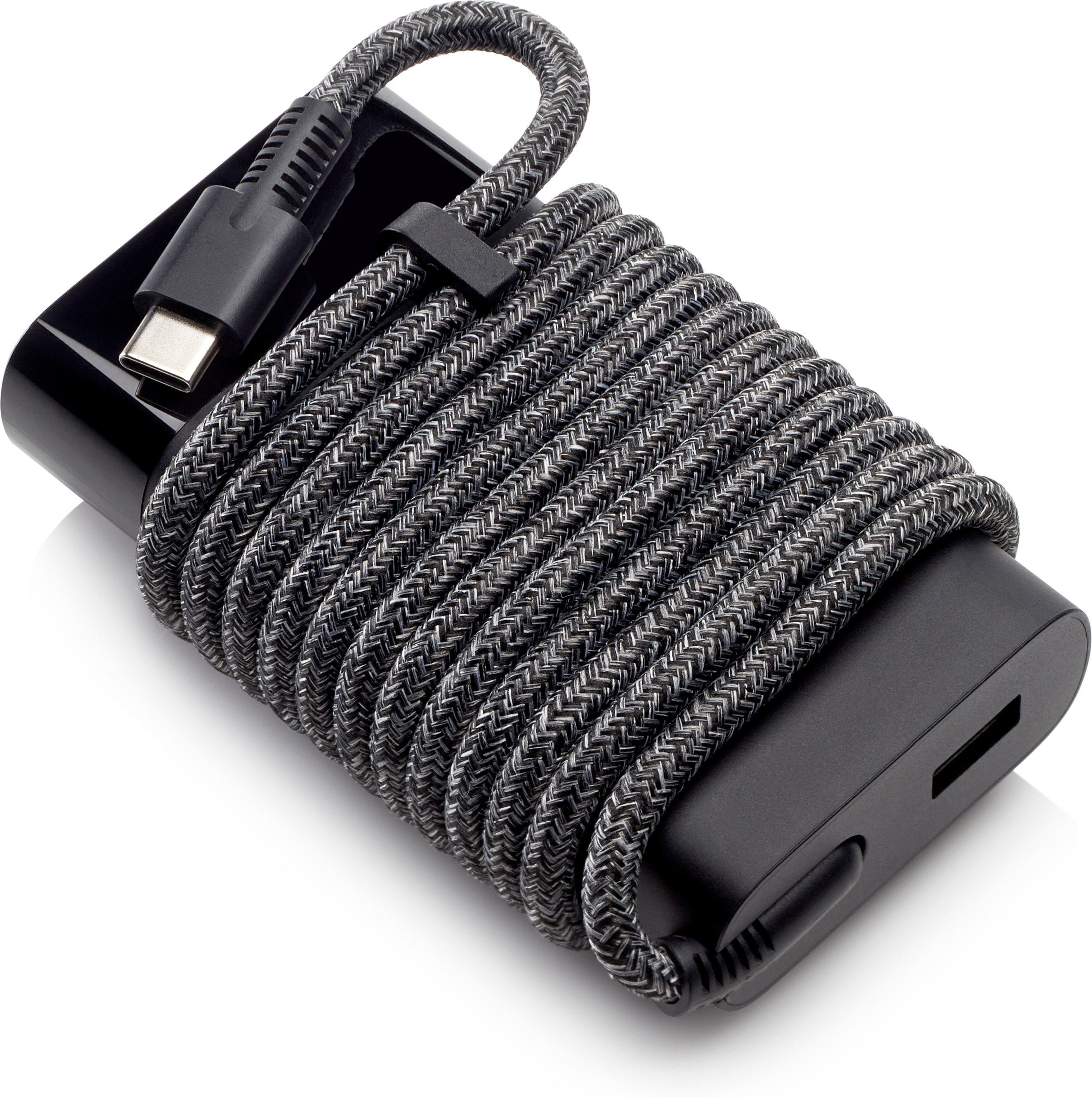Schwarzer Netzadapter mit USB-C-Kabel. Das Kabel ist um den Adapter gewickelt.