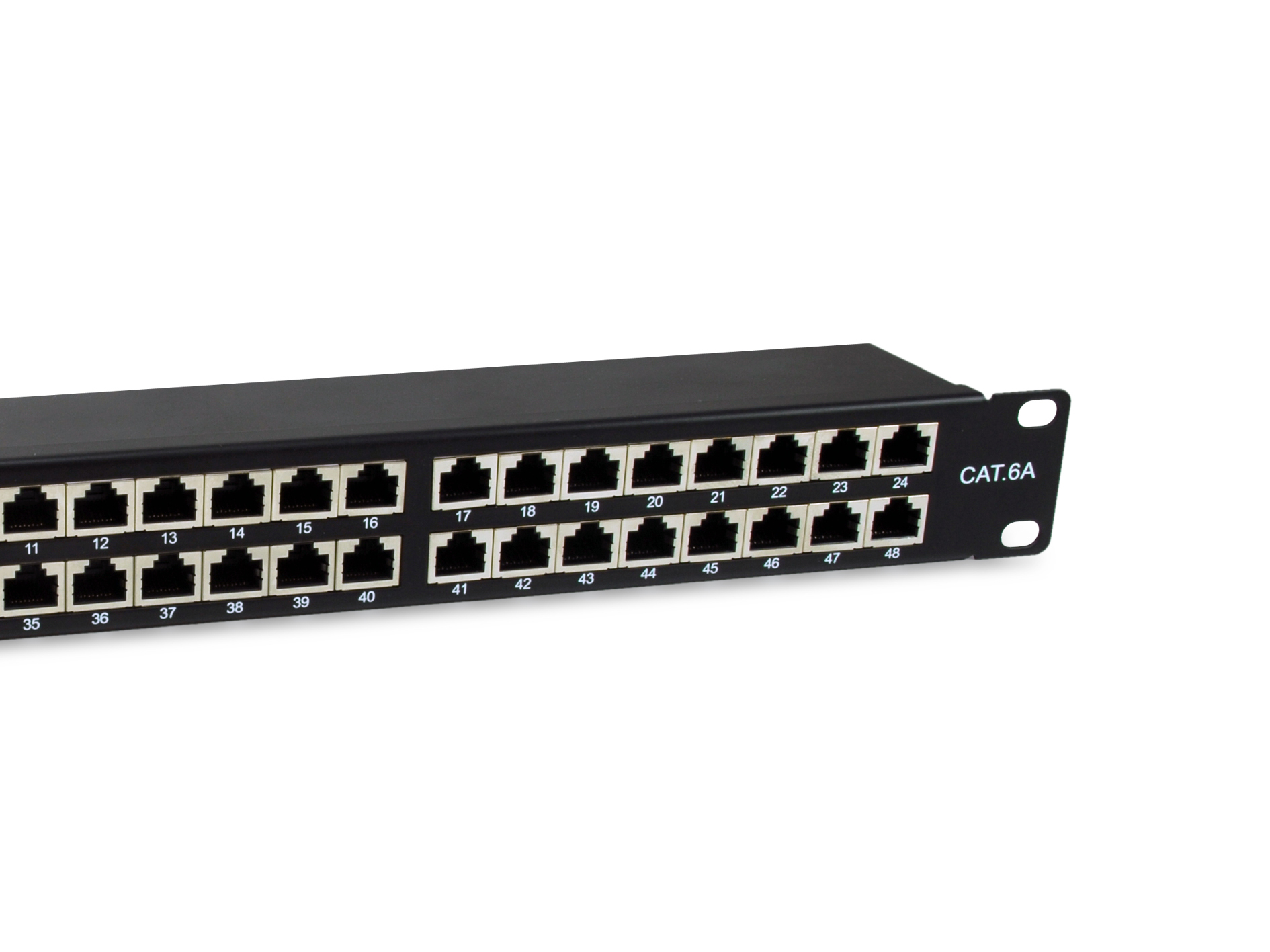 Czarny panel krosowniczy z 48 portami RJ45. Porty oznaczone od 11 do 48. Tekst CAT.6A po prawej.