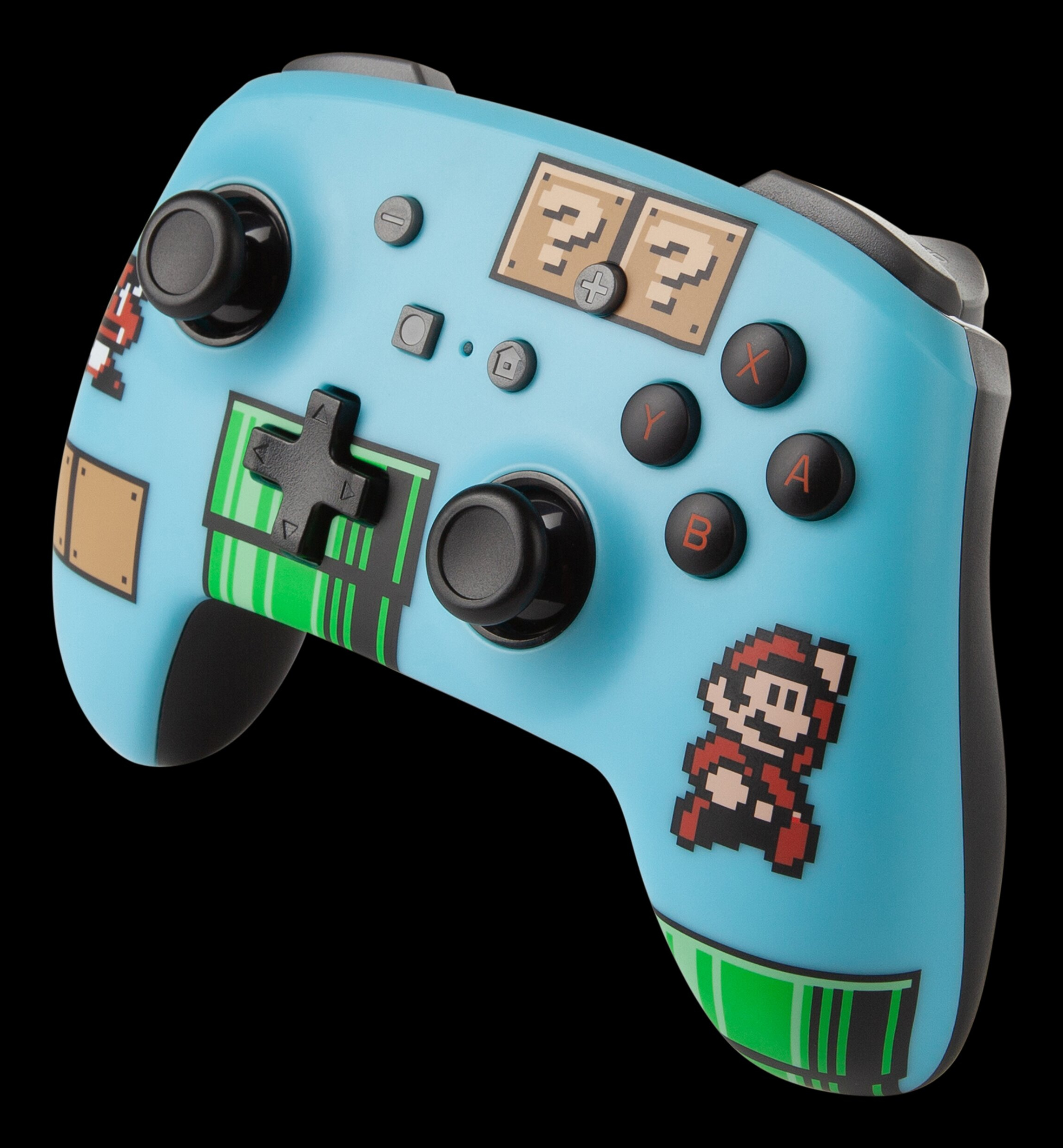 Ein blauer Nintendo Switch-Controller mit Mario-Thema. Schwarze Joysticks und Knöpfe. Schwarzer Hintergrund.