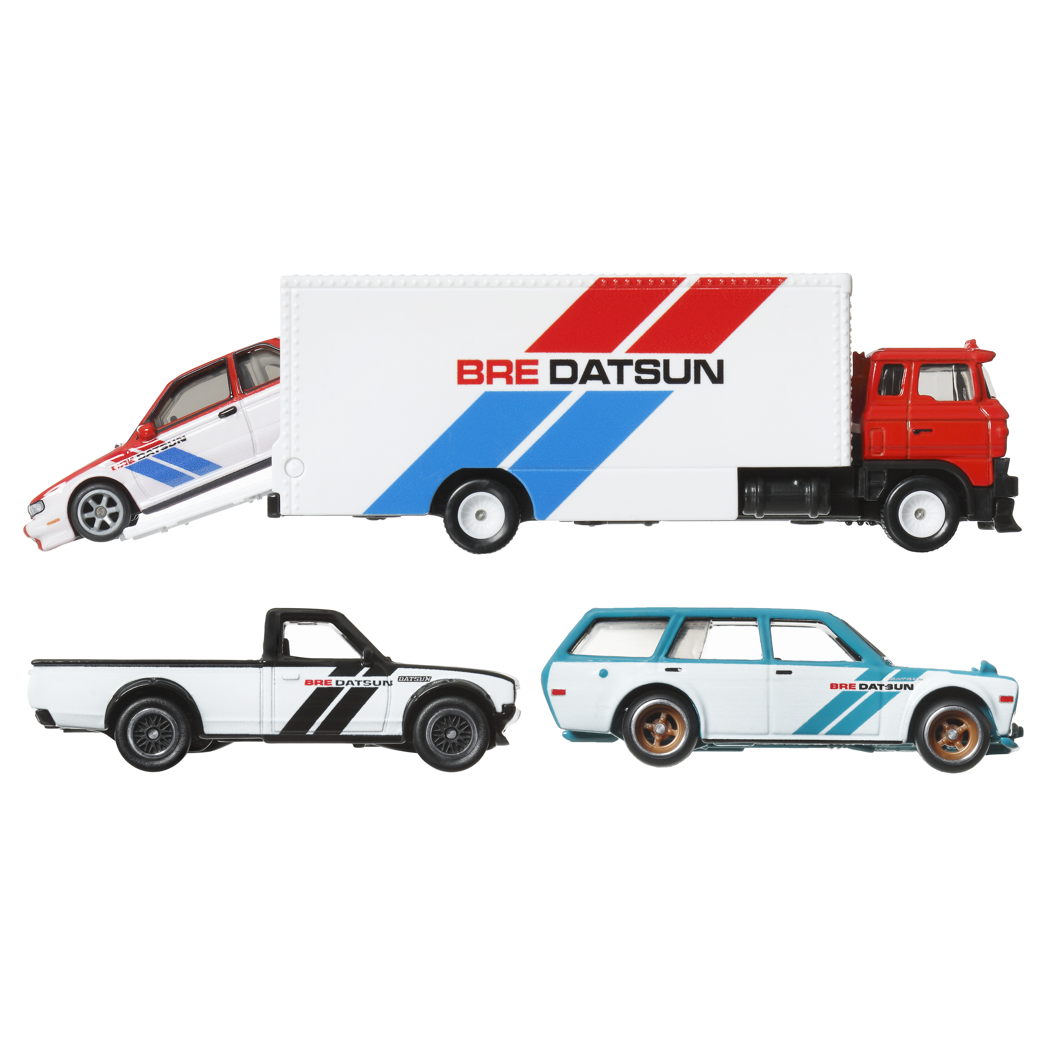 Cuatro coches de juguete, incluyendo un camión, una camioneta y dos vehículos Datsun, sobre fondo blanco.