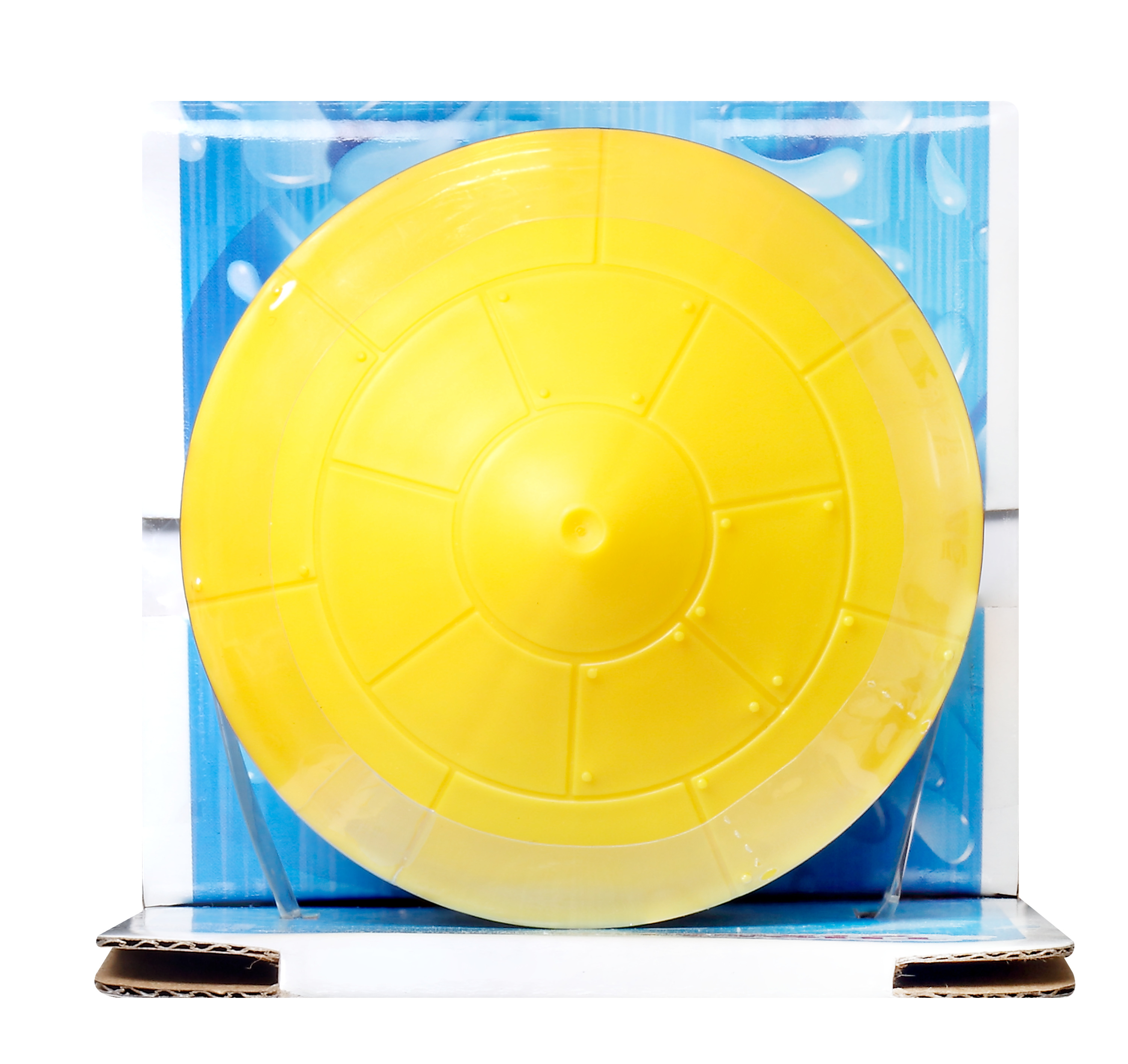 Ein gelbes Schildspielzeug mit blau-weißem Hintergrund. Im Hintergrund sind Wassertropfen.
