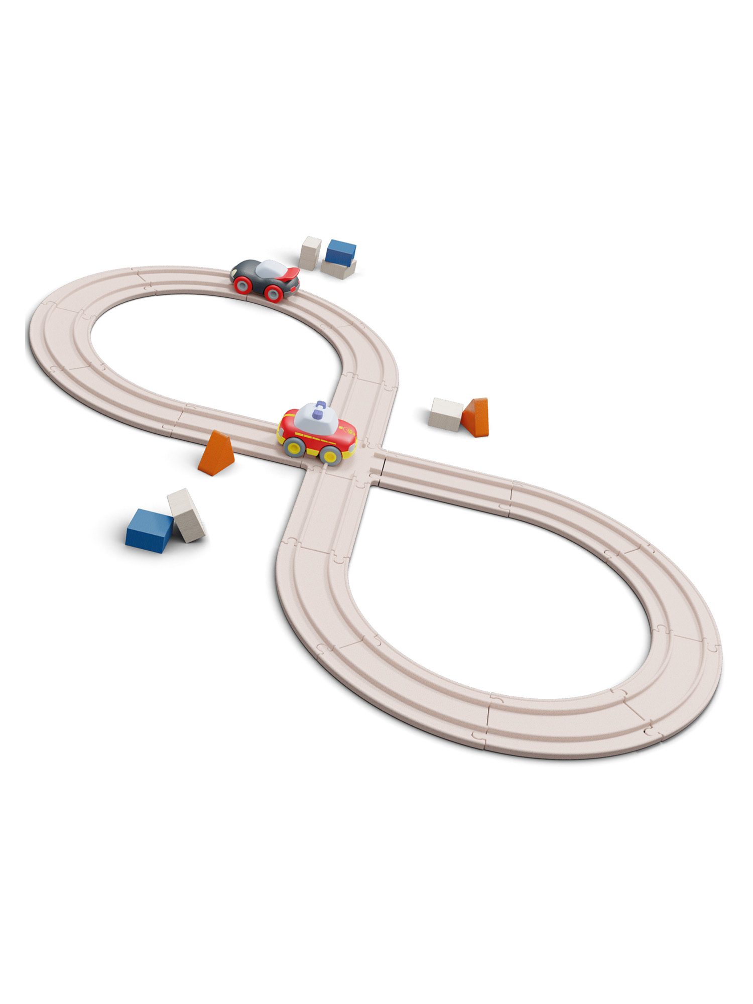 Rennstrecken-Spielzeug aus Holz mit zwei Autos, einem roten und einem schwarzen, und einigen Blöcken.