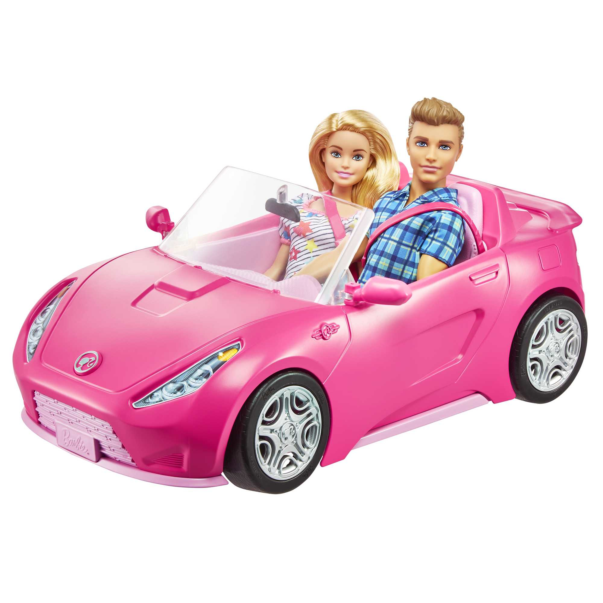 Barbie i Ken w różowym kabriolecie. Barbie i Ken siedzą w różowym samochodzie, uśmiechając się do kamery.