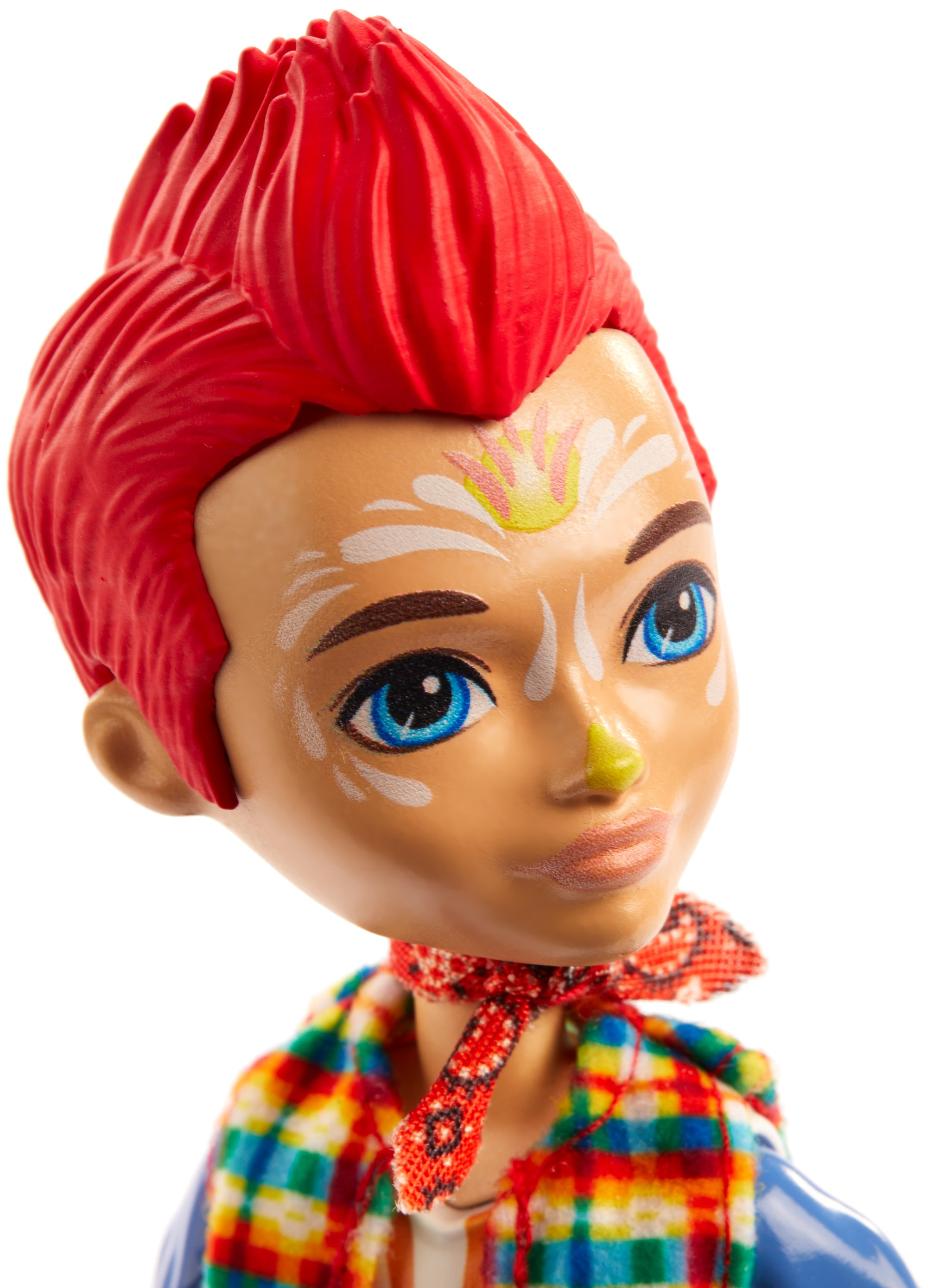 Puppe mit rotem Haar und Gesichtsbemalung, trägt einen bunten Schal.