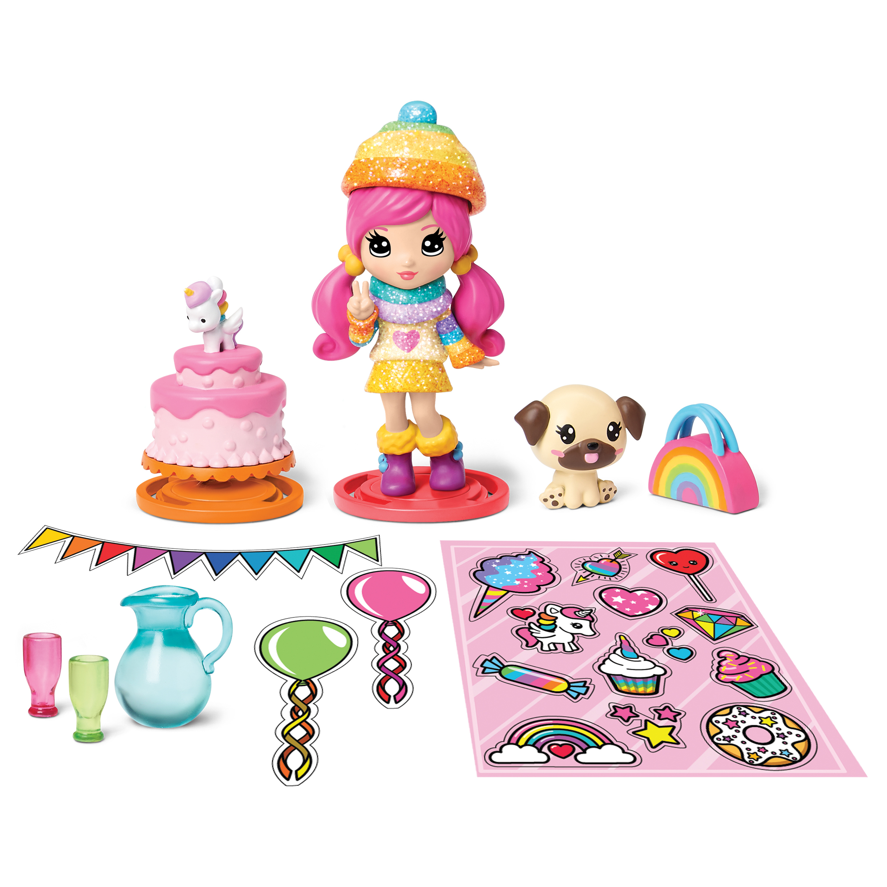 Puppe mit Zubehör: Kuchen, Hund, Tasche, Aufkleber, Getränke. Hintergrund: weiß.