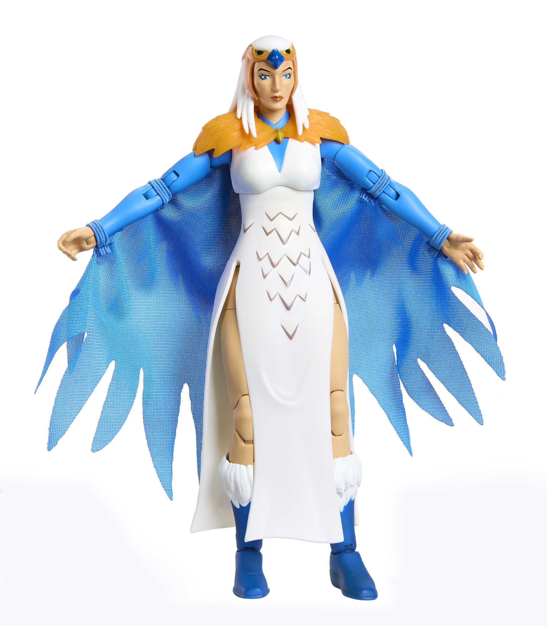 Figura con vestito bianco e ali blu. Capelli biondi. Sfondo bianco.