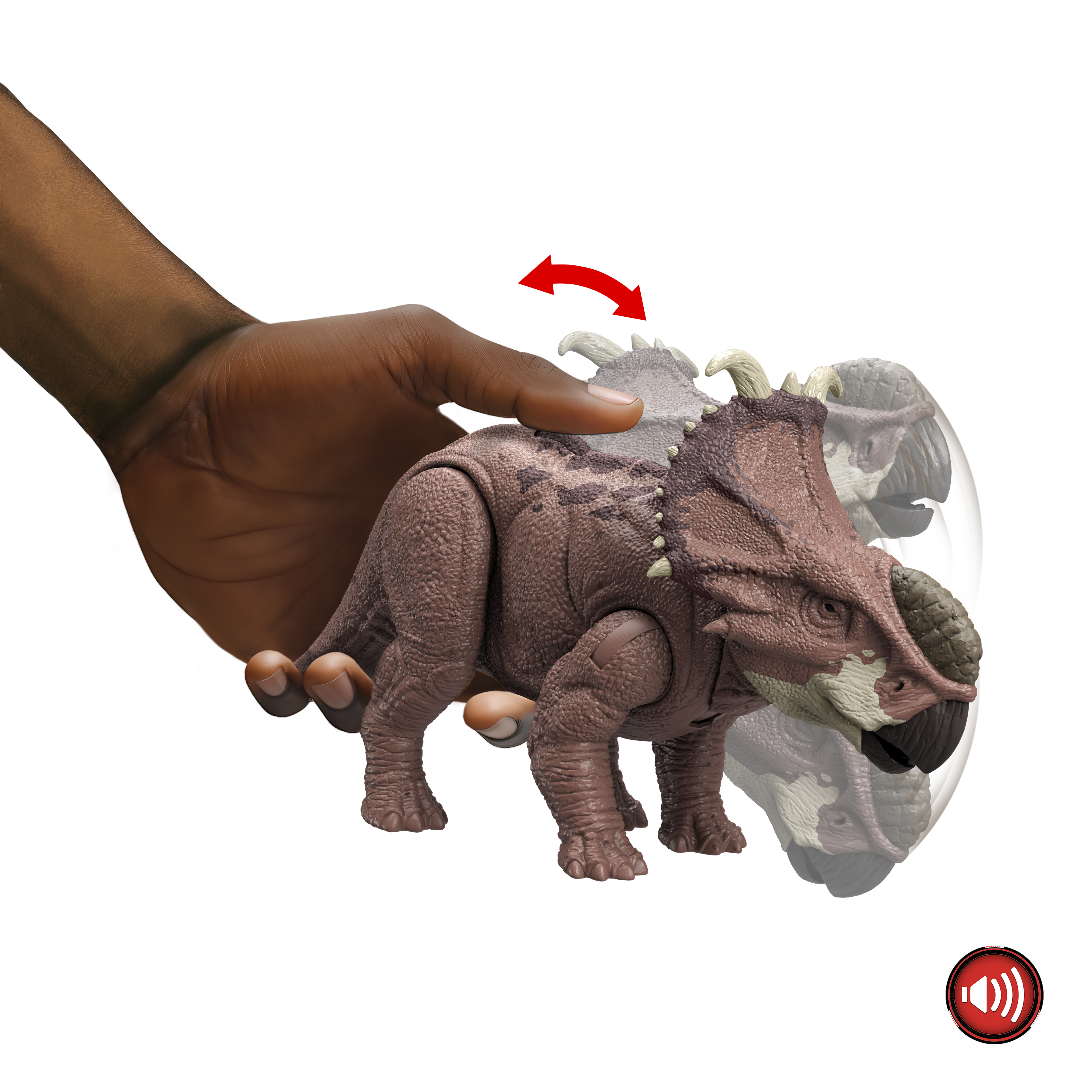 Un dinosaurio de juguete siendo girado por una mano. Es un Styracosaurus, con una combinación de colores marrón y beige. Fondo blanco.