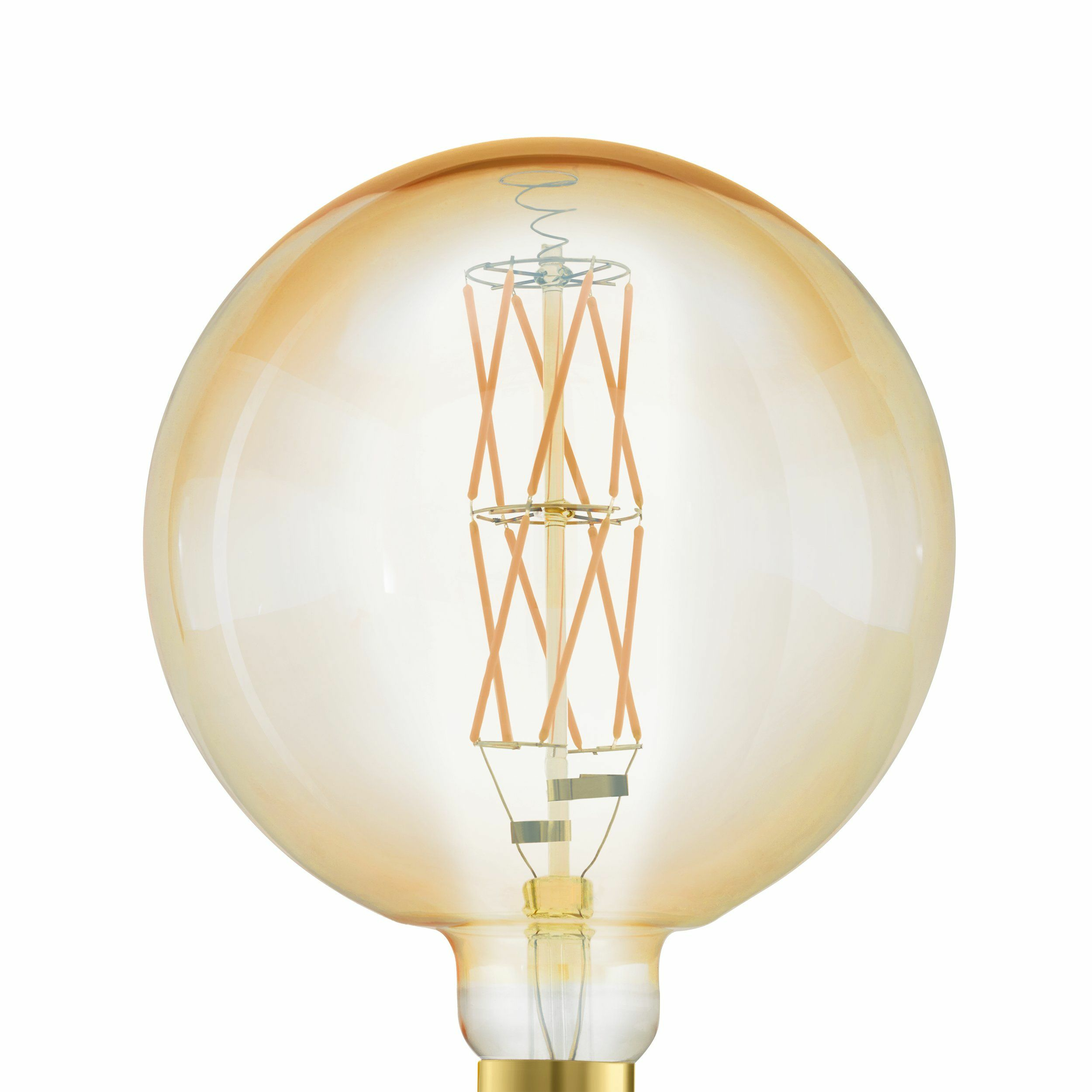 Un primo piano di una lampadina rotonda con vetro color ambra e filamento interno.
