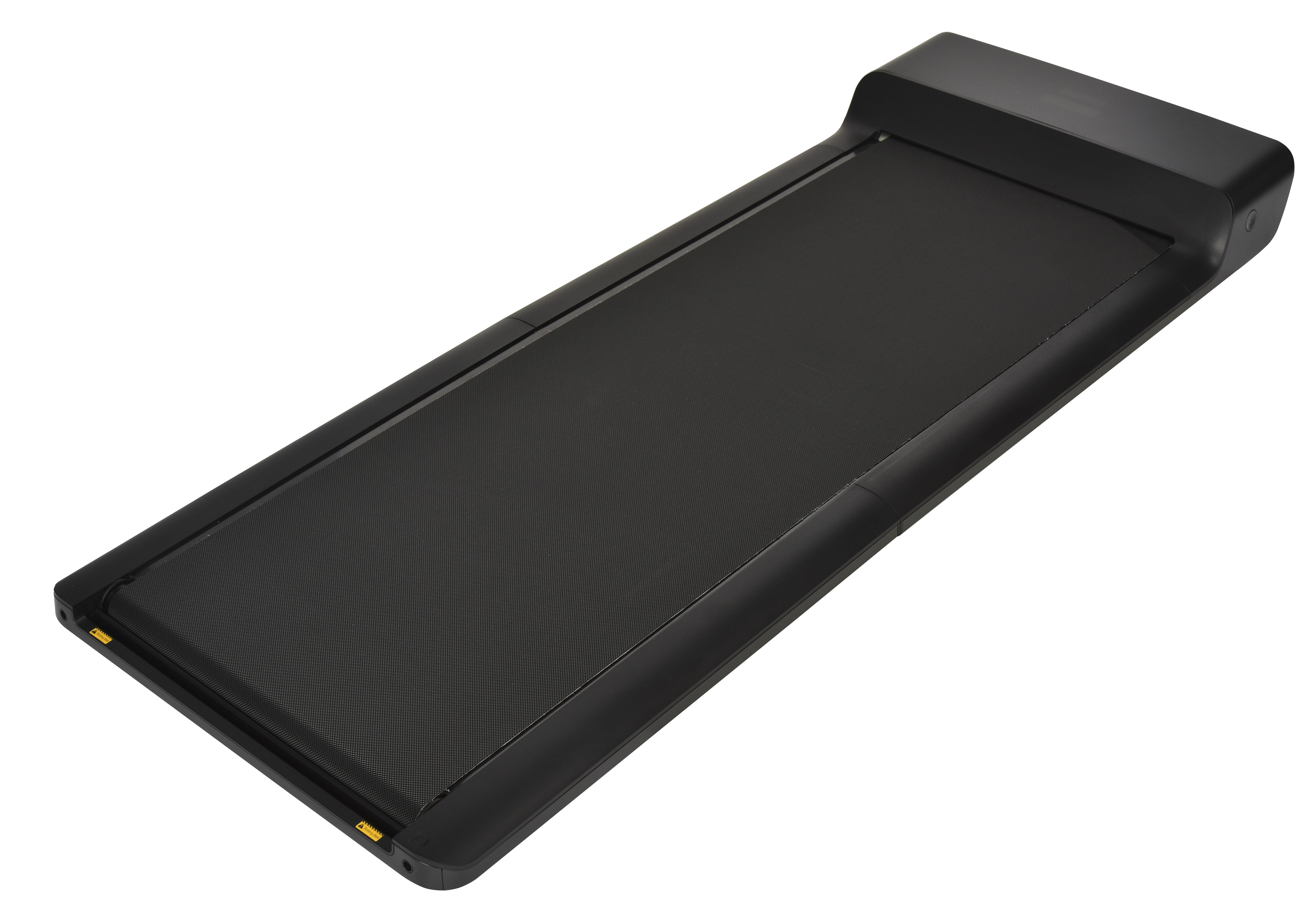 Czarna bieżnia na białym tle. Jest płaska i smukła z ciemną powierzchnią do biegania.