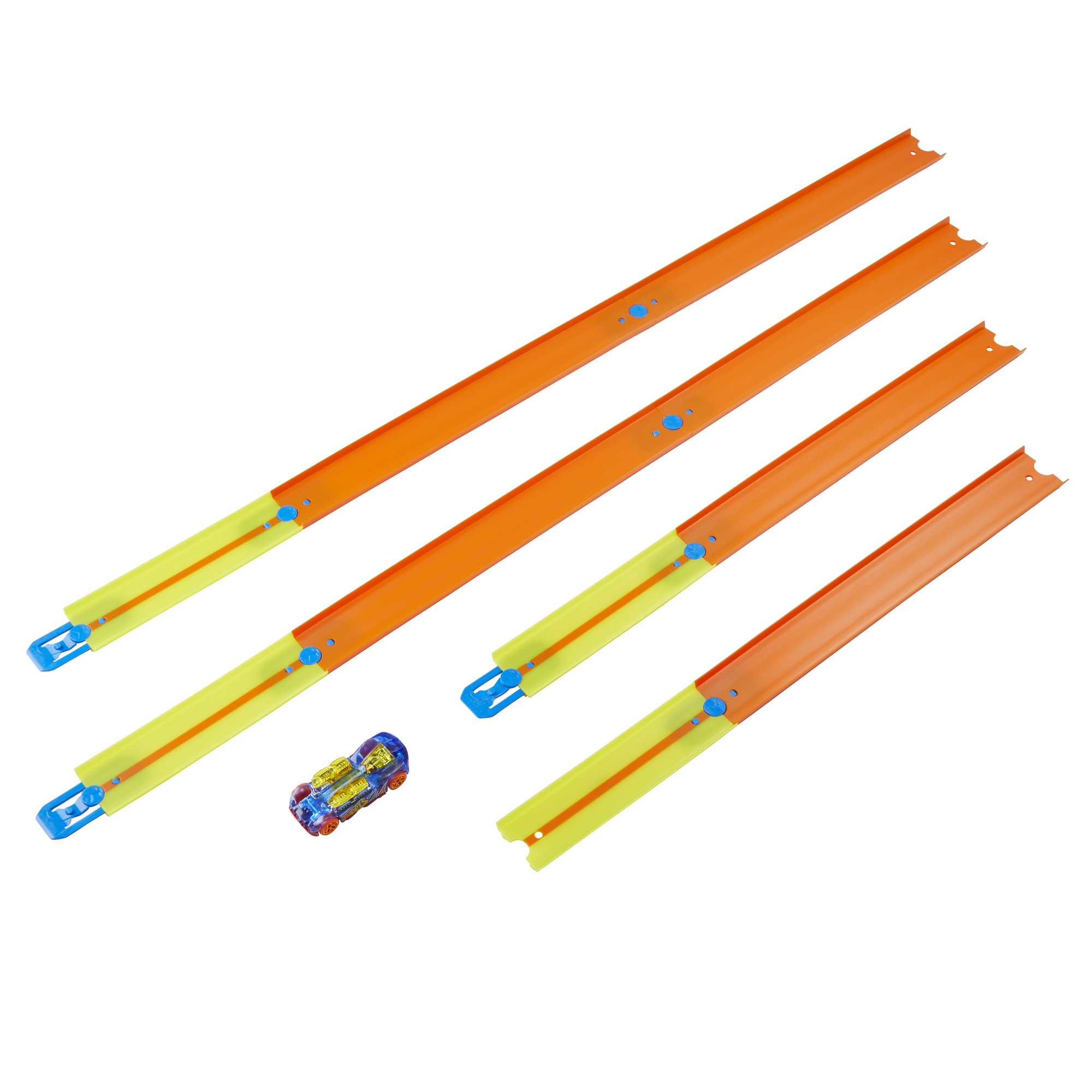 Zabawkowe tory wyścigowe w kolorze pomarańczowym i żółtym z małym samochodem.