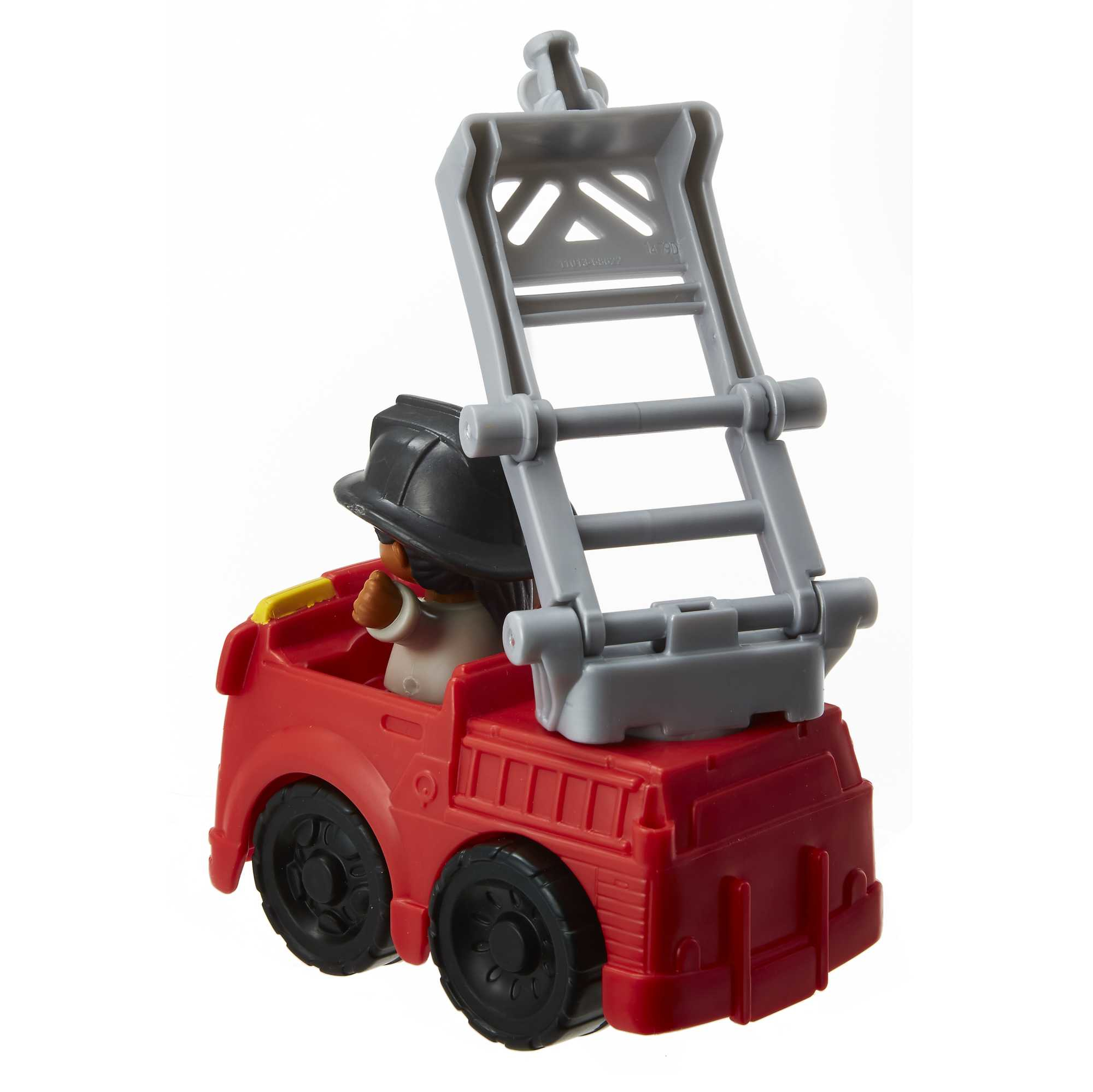Roter Spielzeug-Feuerwehrwagen mit ausgefahrener Leiter. Ein Feuerwehrmann am Fahrersitz.