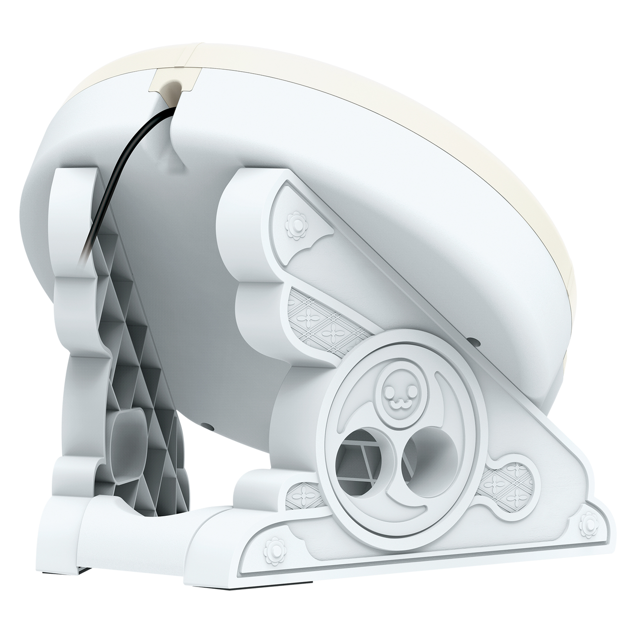 Widok z boku białego bębna z dekoracyjną podstawą i ukośną górą.