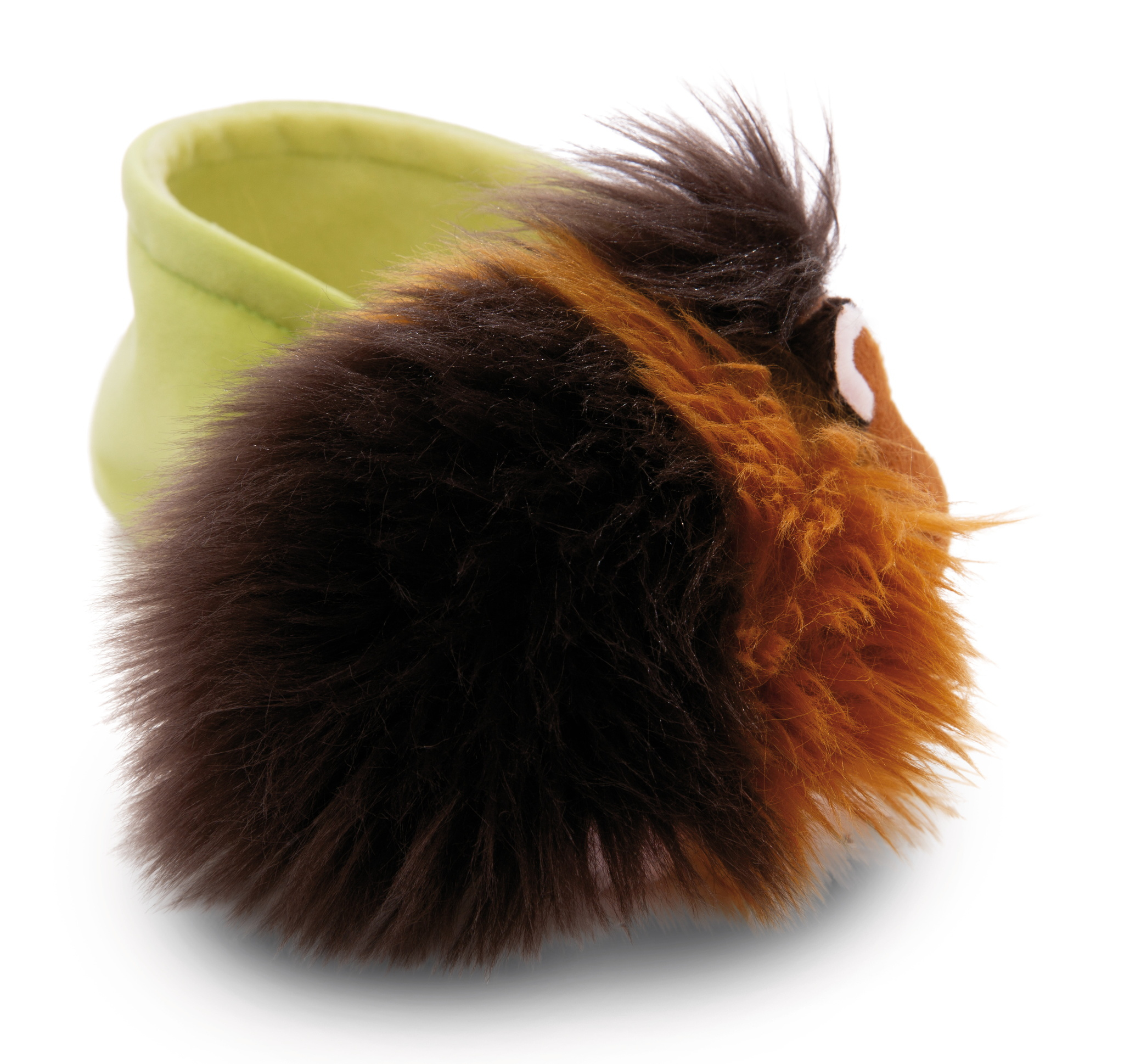 Ein Meerschweinchen-Plüschtier, braunes und orangefarbenes Fell mit einer grünen, pantoffelartigen Basis, aus einem anderen Blickwinkel.