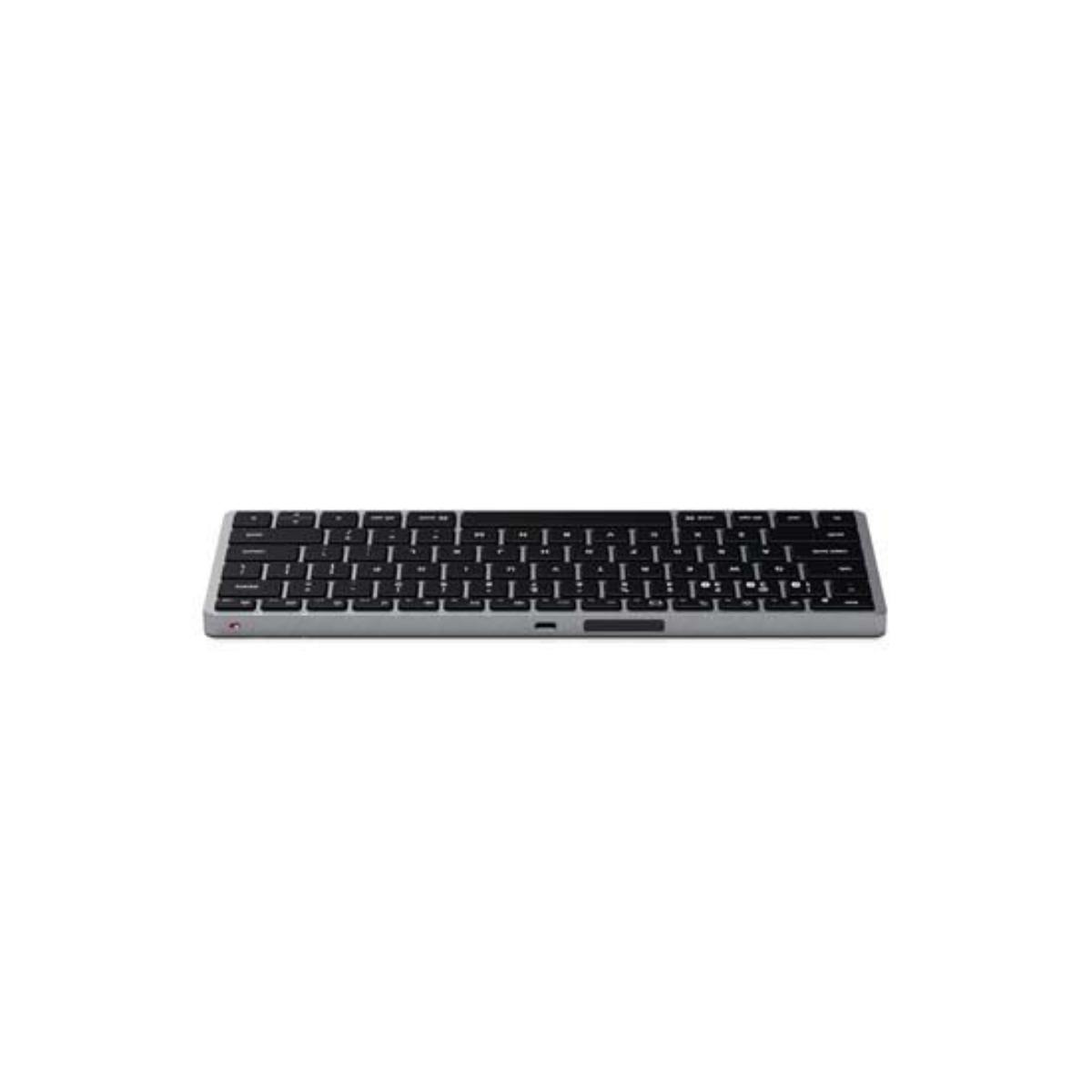 Eine silberne, kompakte Tastatur. Sie hat dunkle Tasten und ein minimalistisches Design auf weißem Hintergrund.