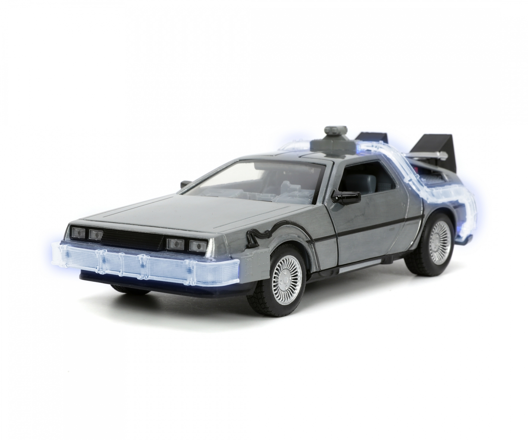 Silbernes DeLorean-Spielzeugauto mit blauen Lichtern, auf weißem Hintergrund.