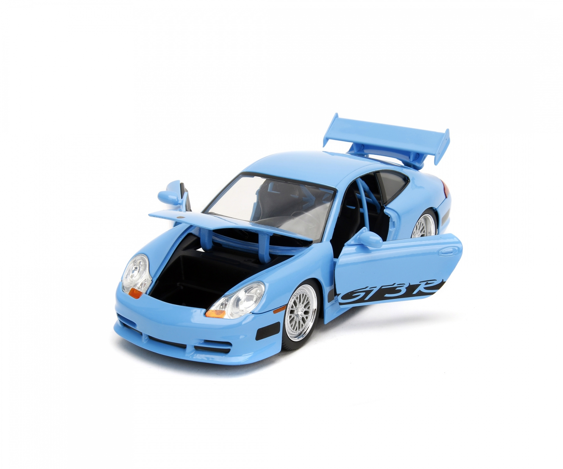Hellblaues Porsche GT3R Spielzeugauto mit offenen Türen und sichtbarem Innenraum, auf weißem Hintergrund.