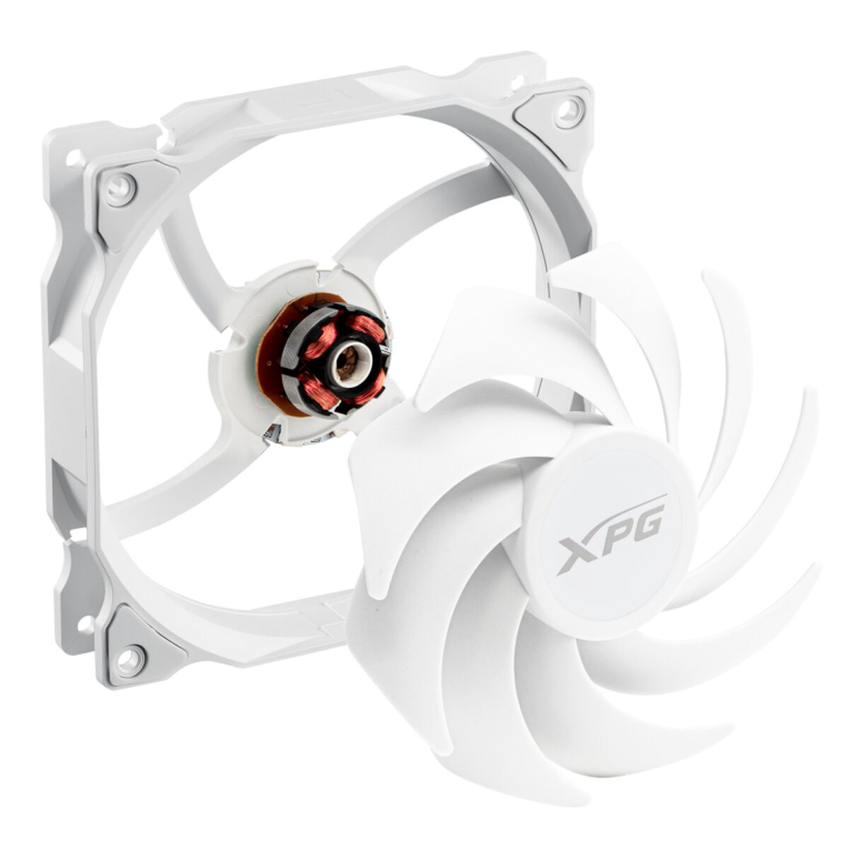 Una ventola per PC bianca con pale che mostrano parti interne. Il centro presenta un logo XPG, su sfondo bianco.