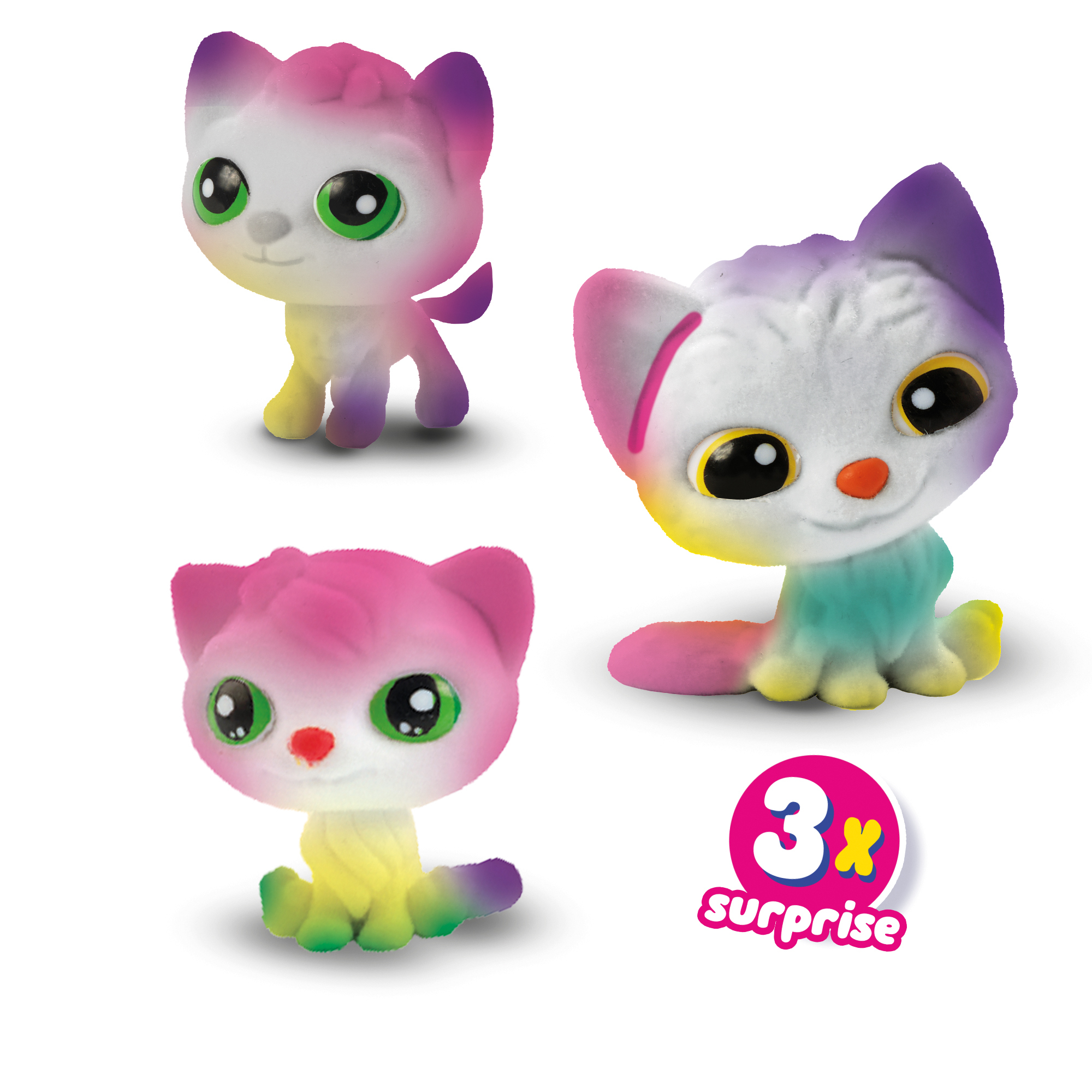 Trzy kolorowe zabawki w kształcie kota. Jeden stoi, jeden siedzi, a jeden zwinięty. Tło jest białe.