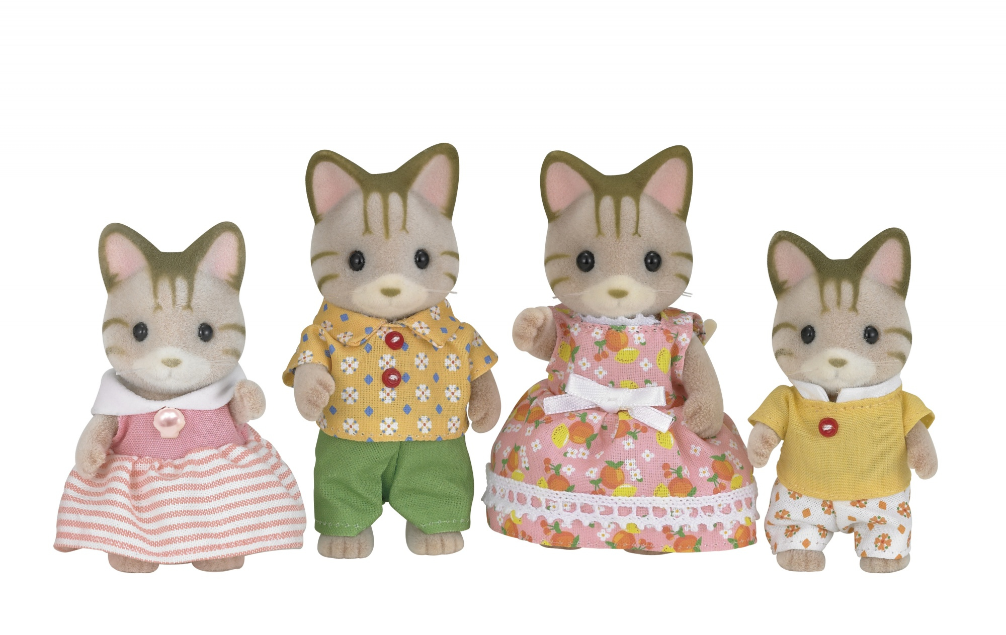 Cuatro figuras de gatos a rayas con atuendos coloridos, de pie en fila, sonriendo.