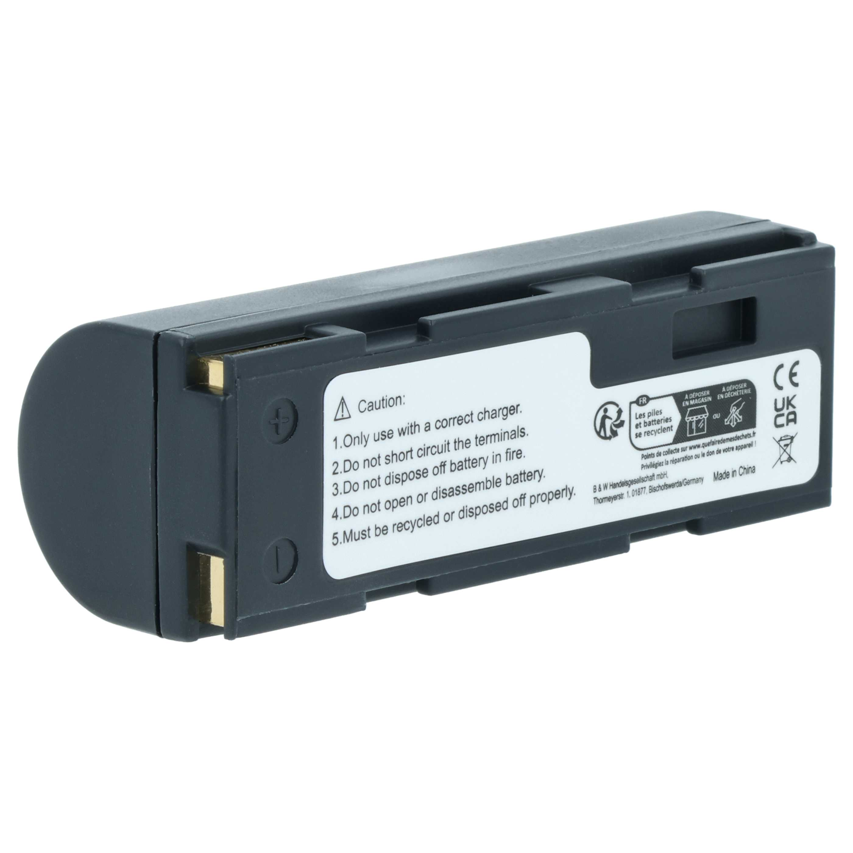 Dunkelgraue Batterie, weißes Etikett mit Warnhinweisen und CE-Zeichen. Seitenansicht zeigt Metallkontakte. Achtung: richtigen Lader verwenden etc.
