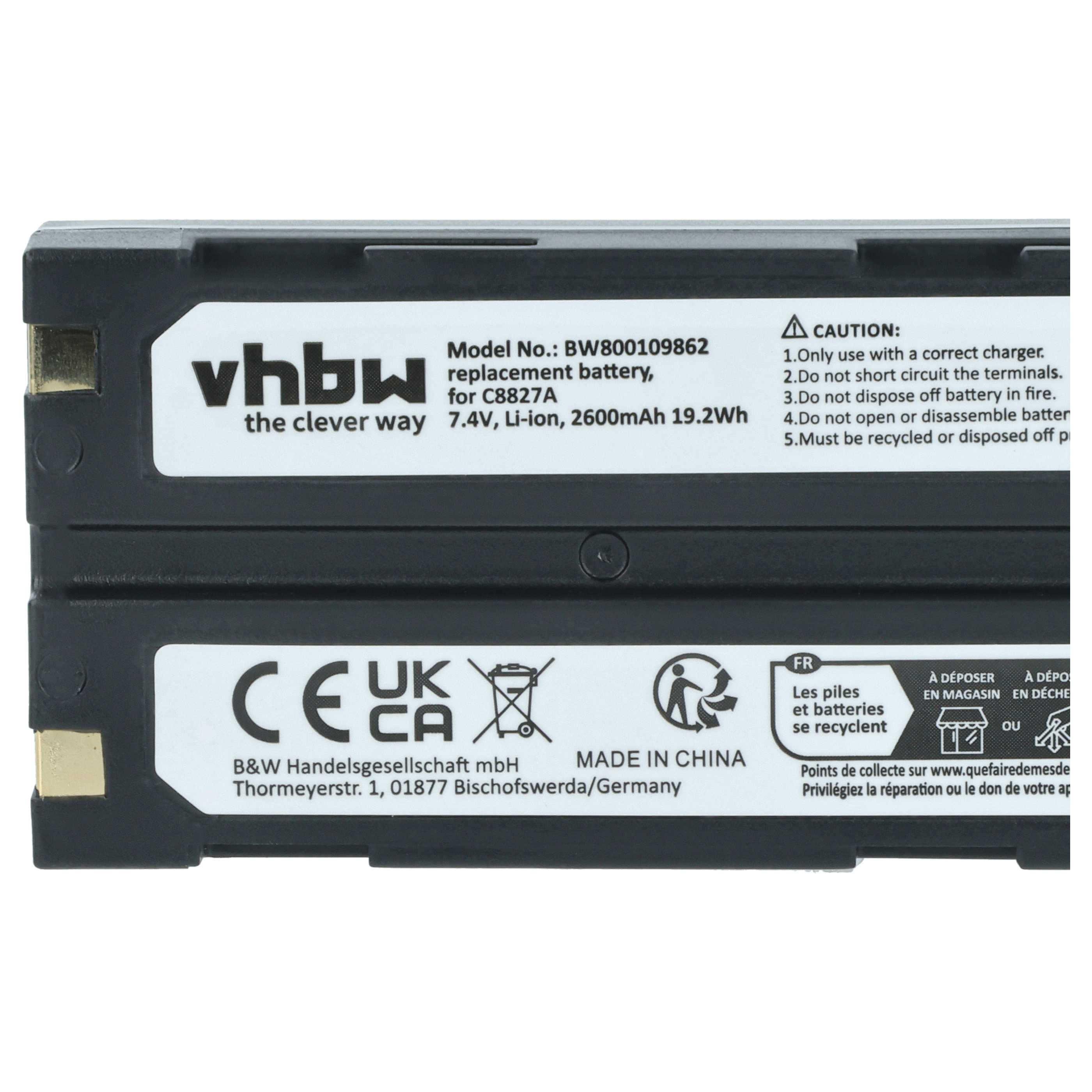 Eine schwarze Batterie mit weißem Etikett. Das Etikett enthält Text, einschließlich der Marke vhbw. Außerdem Warnhinweise.