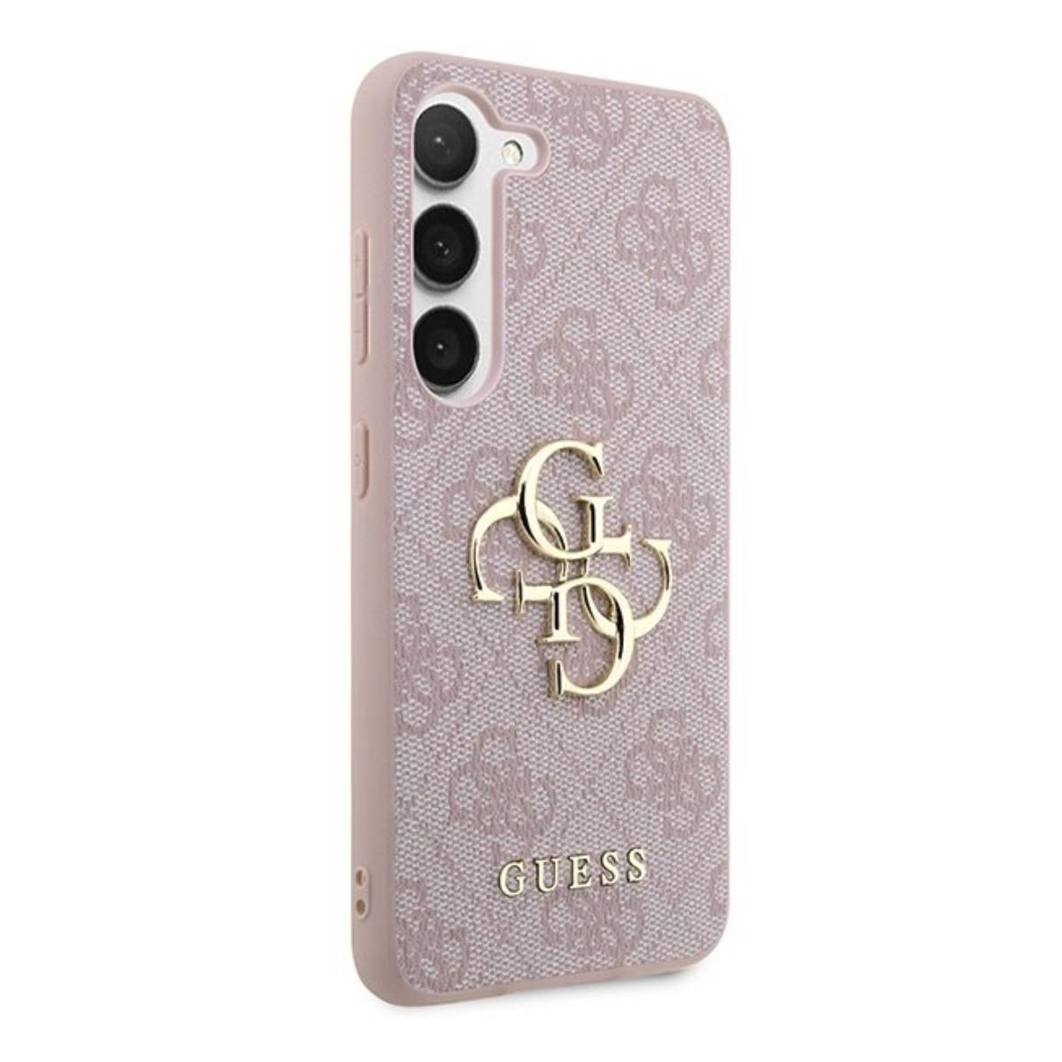 Custodia per telefono rosa con logo Guess dorato. Il telefono ha tre obiettivi della fotocamera.