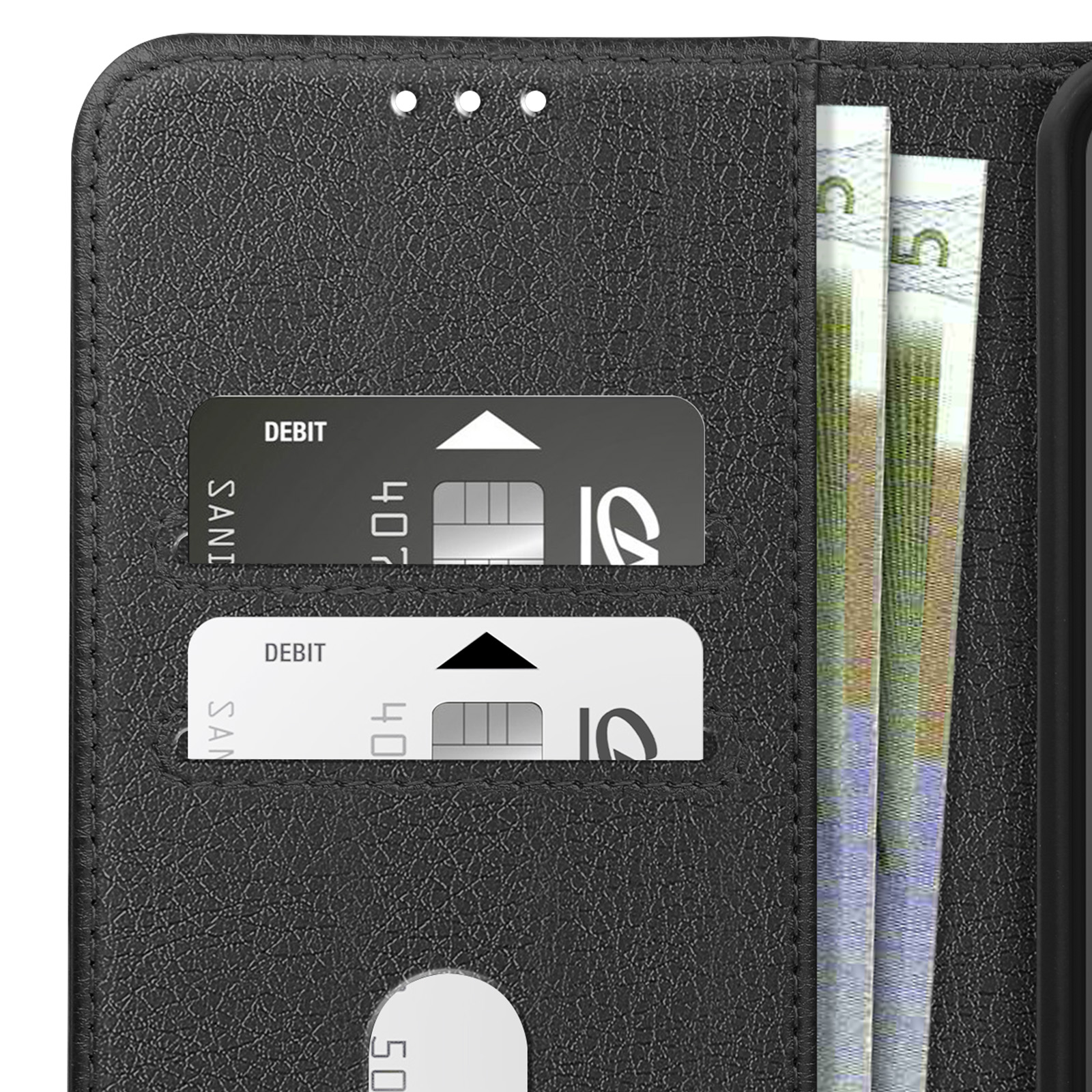 Primo piano di una custodia per telefono, che mostra carte e denaro. La custodia è nera.