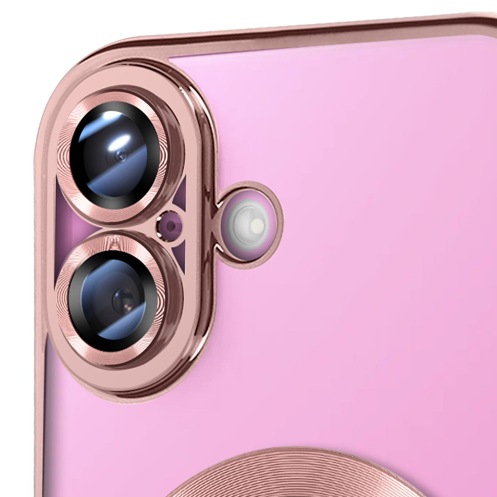 Primo piano della custodia del telefono con sfondo rosa. L'area della fotocamera ha tre obiettivi.